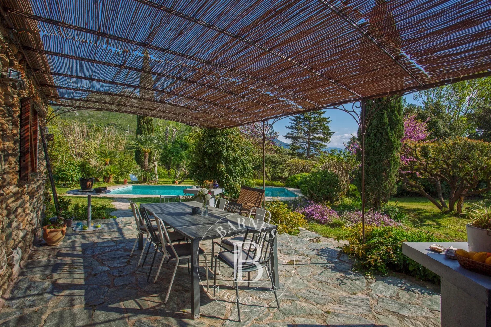 Saint Florent region, stone property with swimming pool