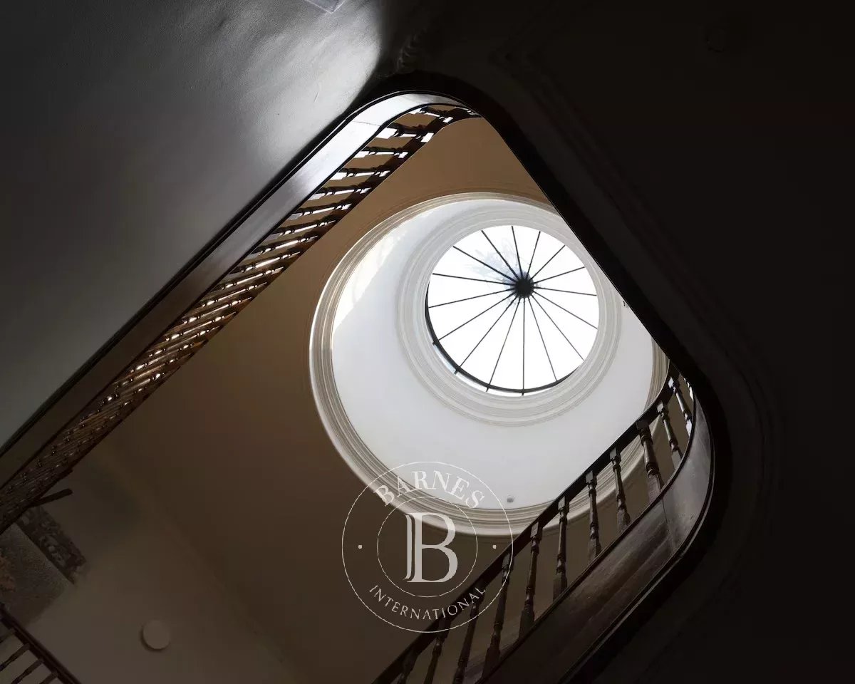 Porto Low-Rise Building