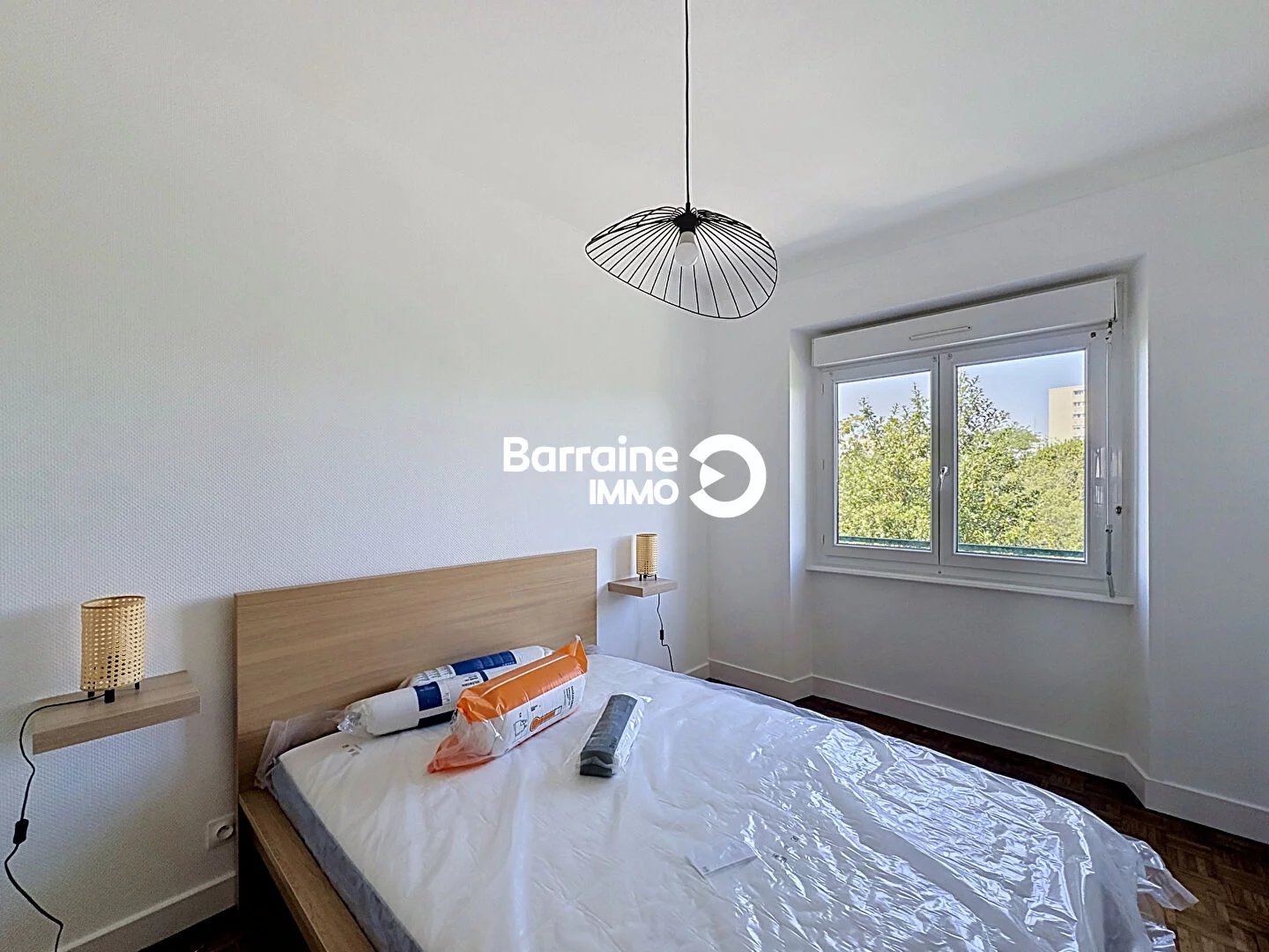 LOCATION MEUBLE BREST APPARTEMENT T5 RÉNOVÉ  AVEC GARAGE  VUE MER