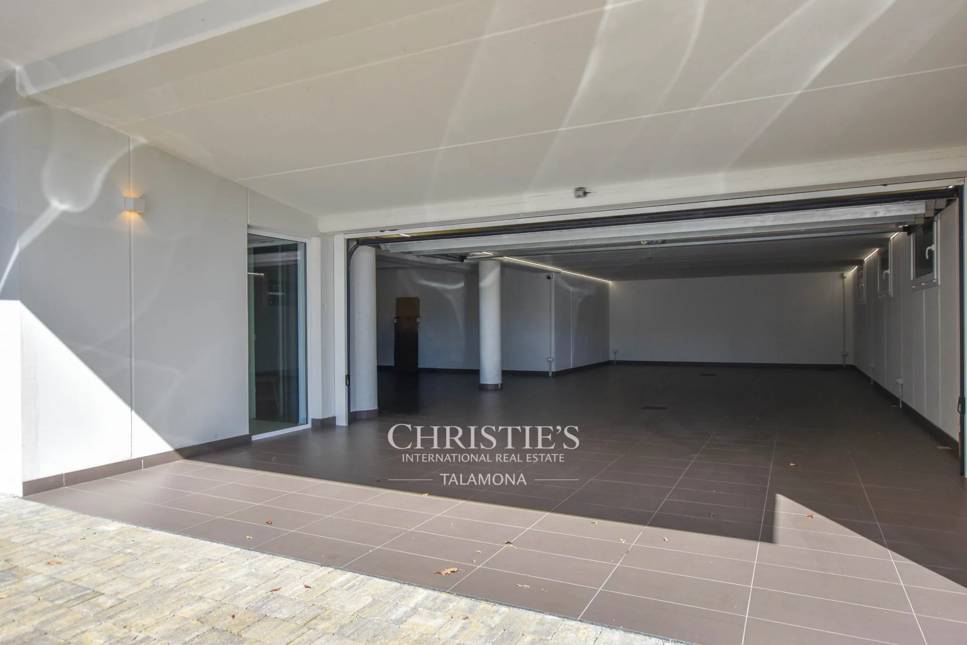 3 Bedroom Villa/Townhouse's Image 13
