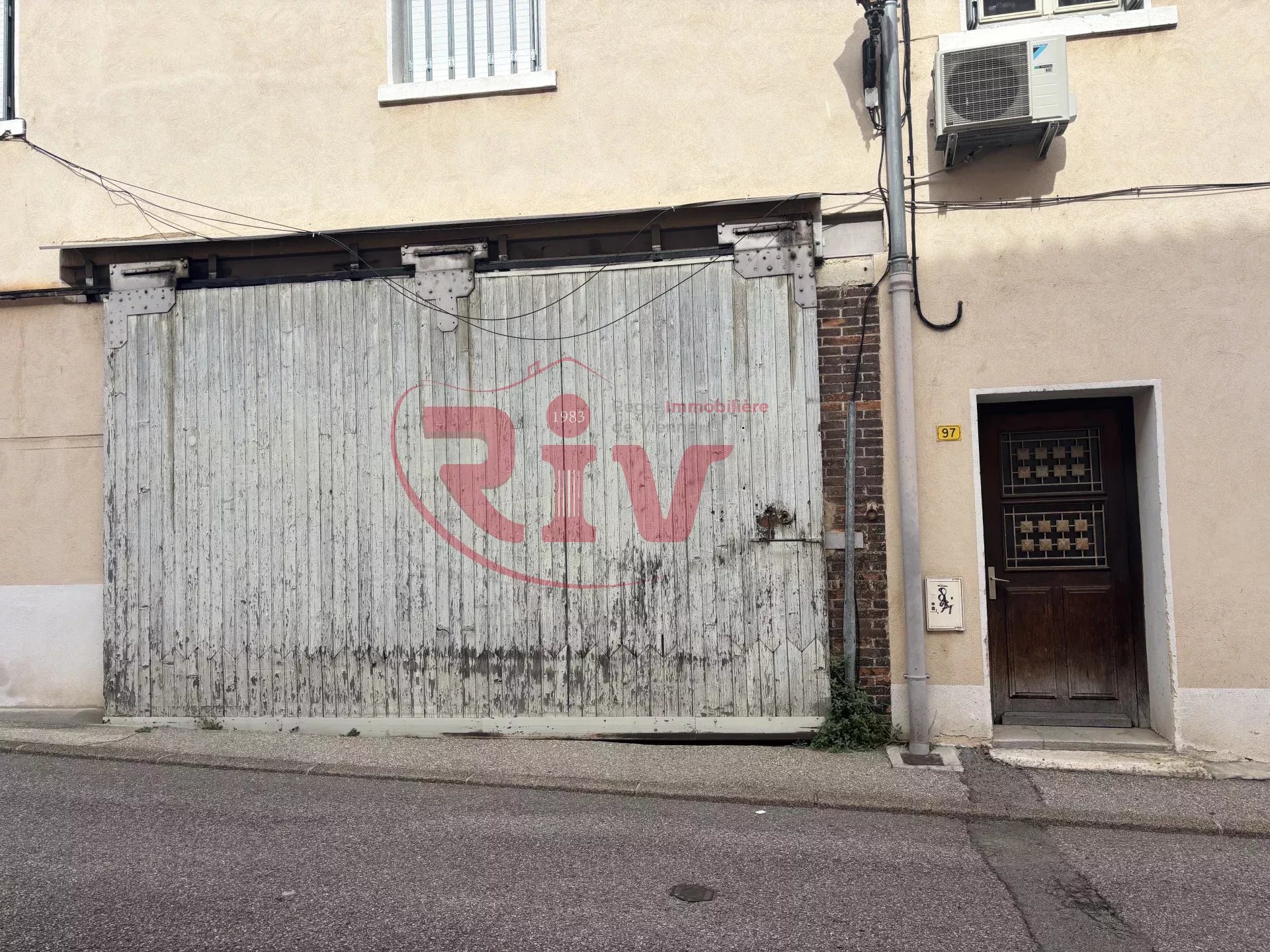 Agence immobilière de 