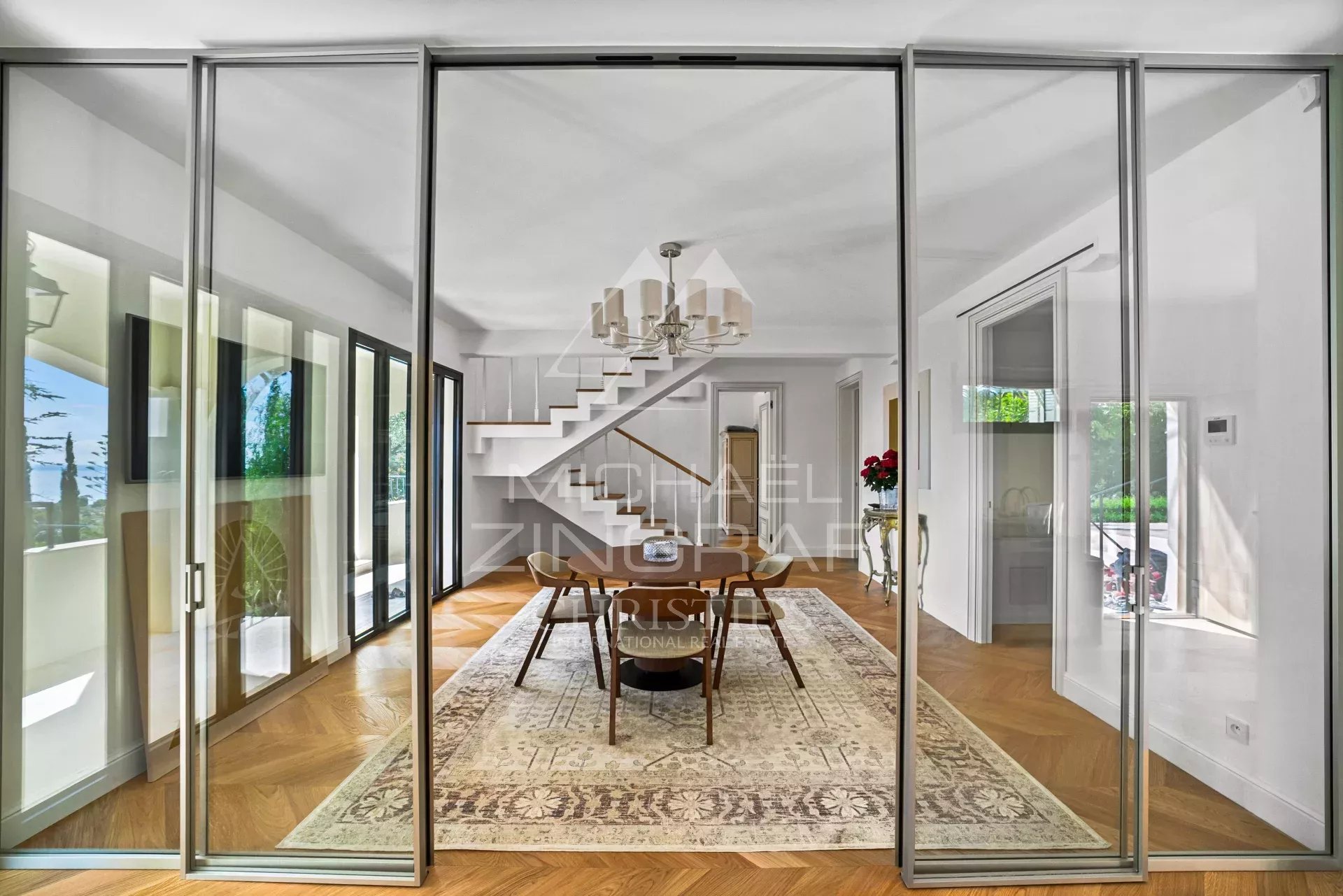 4 Bedroom Villa/Townhouse's Image 3