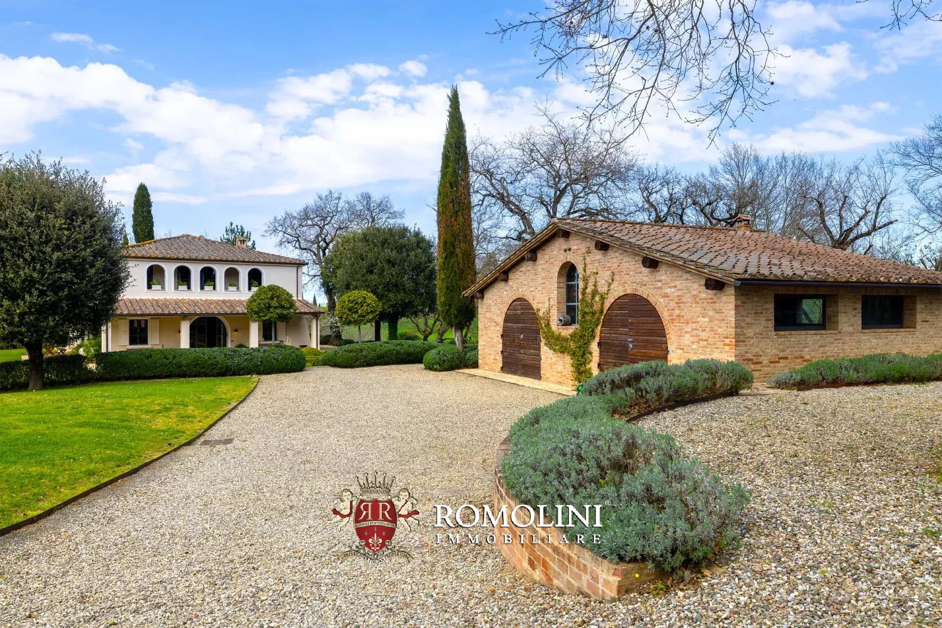 7 Bedroom Villa/Townhouse's Image 29