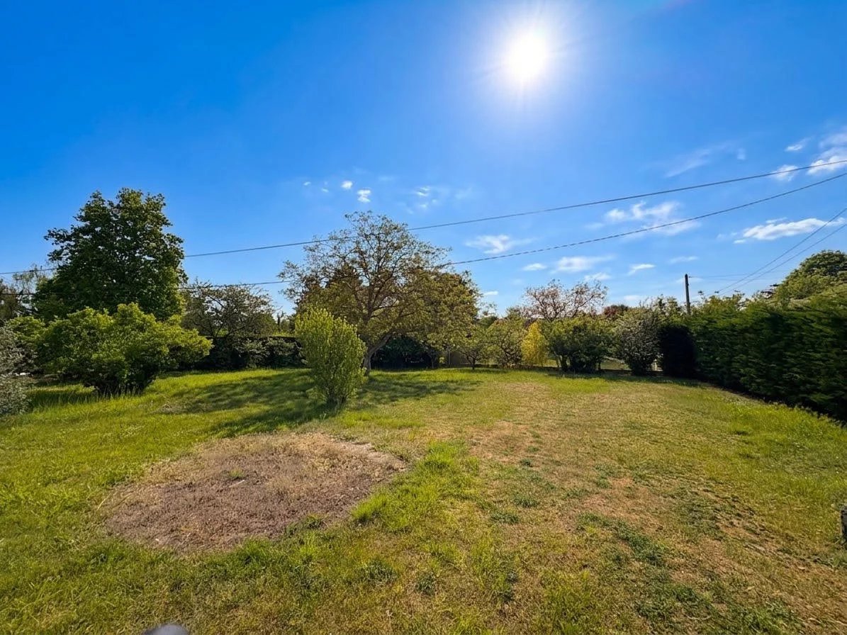 Terrain constructible de 508 m² à Mousseaux-sur-Seine