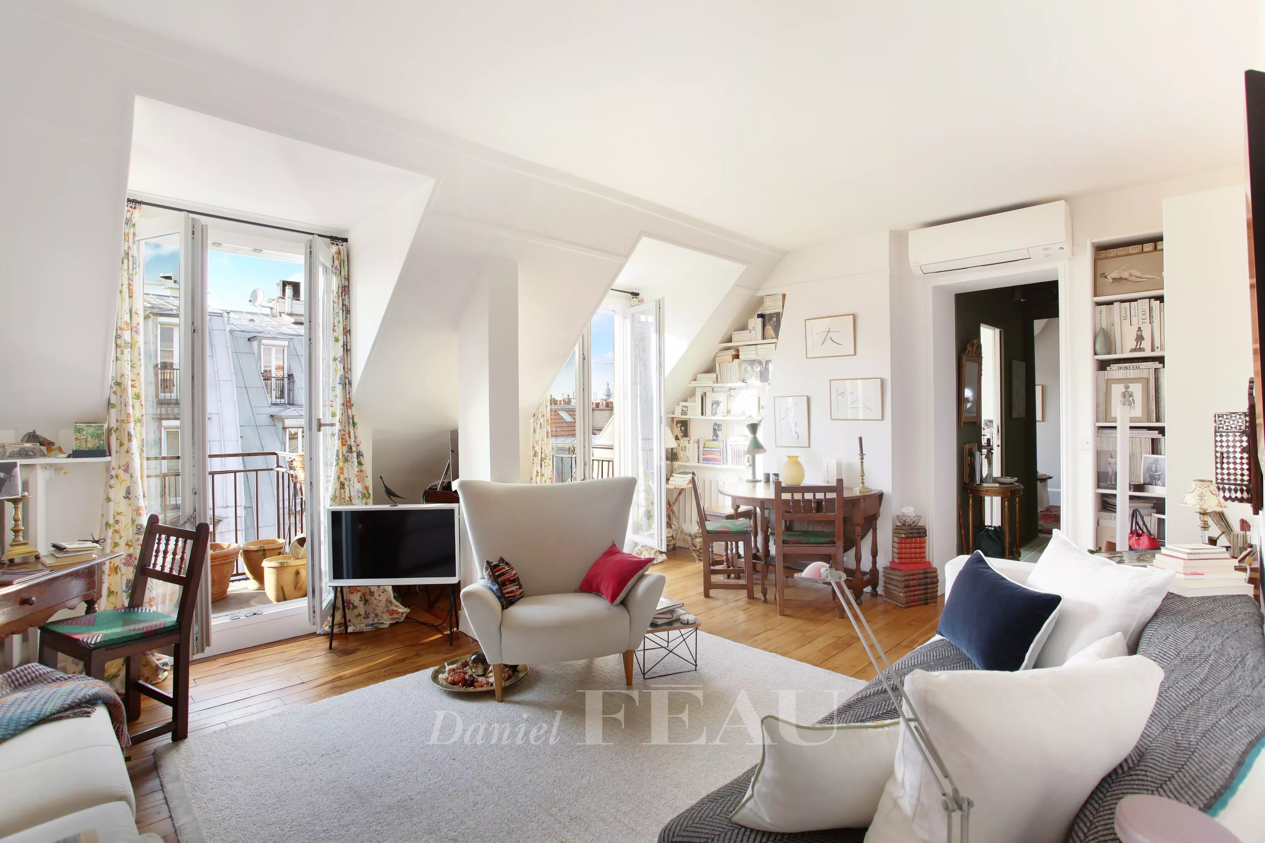 Sale Apartment Paris 1st