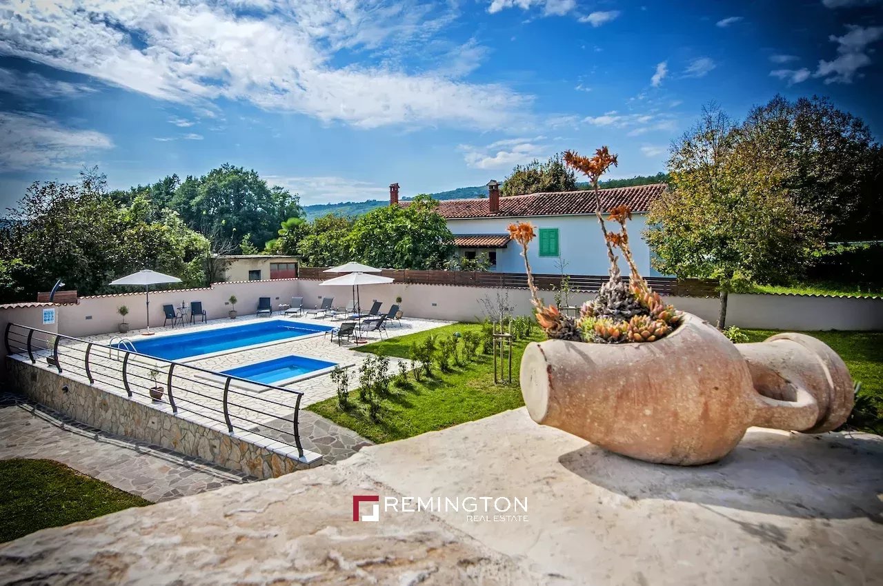 4 Bedroom Villa/Townhouse's Image 5
