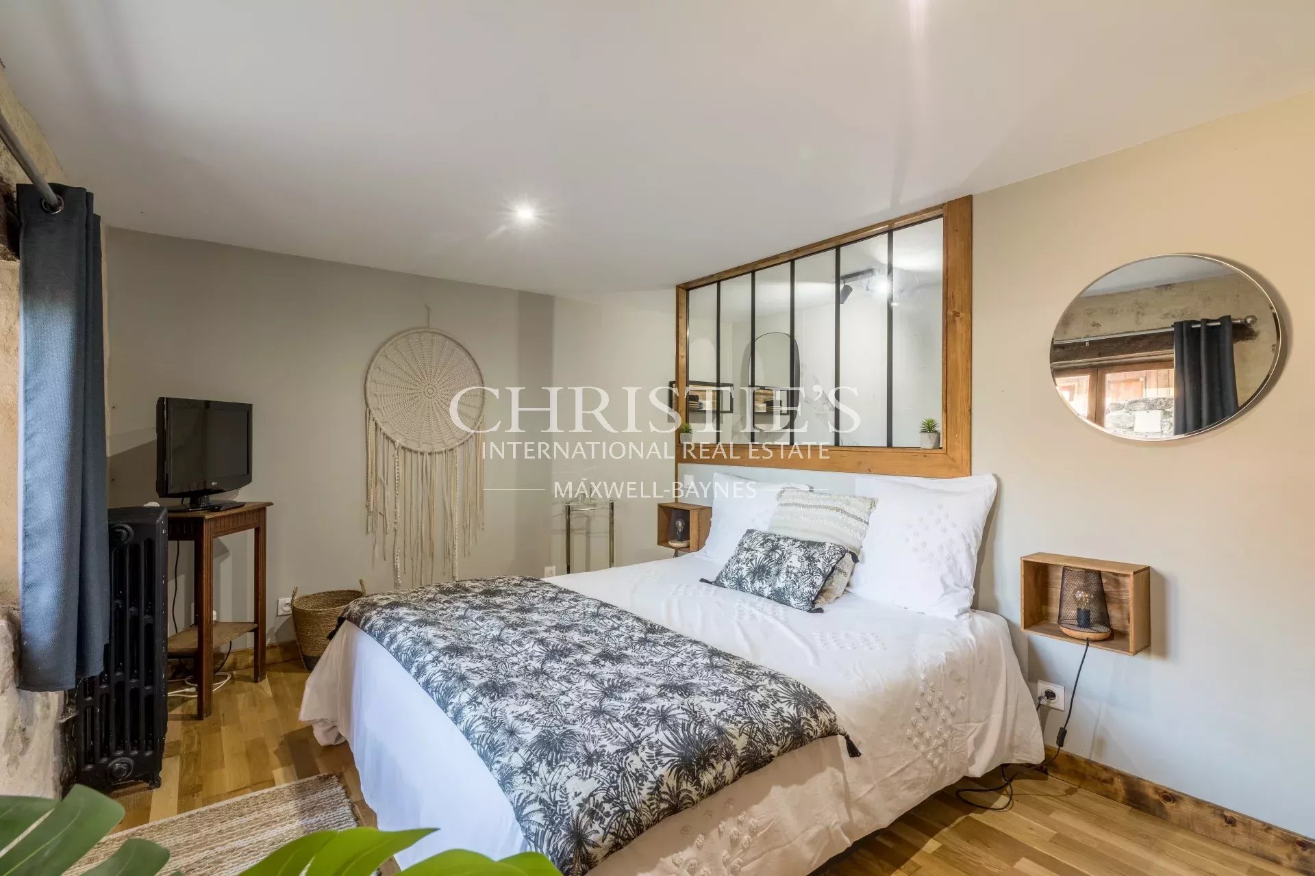 7 Bedroom Villa/Townhouse's Image 24