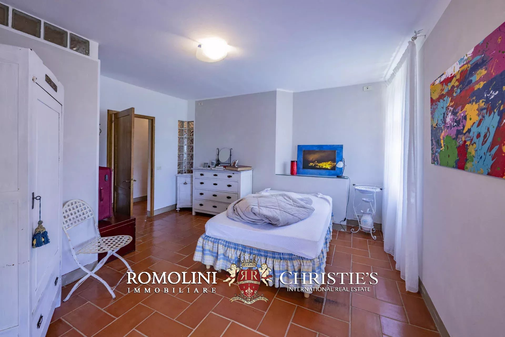 34 Bedroom Vineyard's Image 51