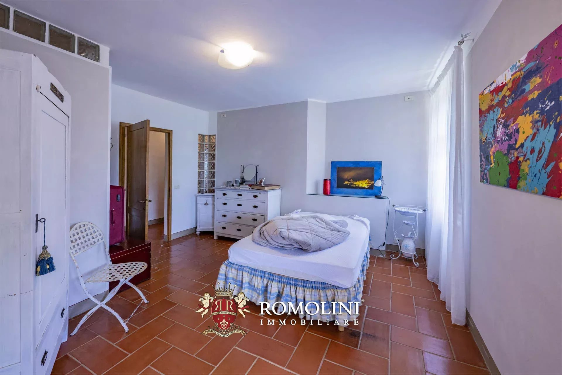 34 Bedroom Vineyard's Image 51