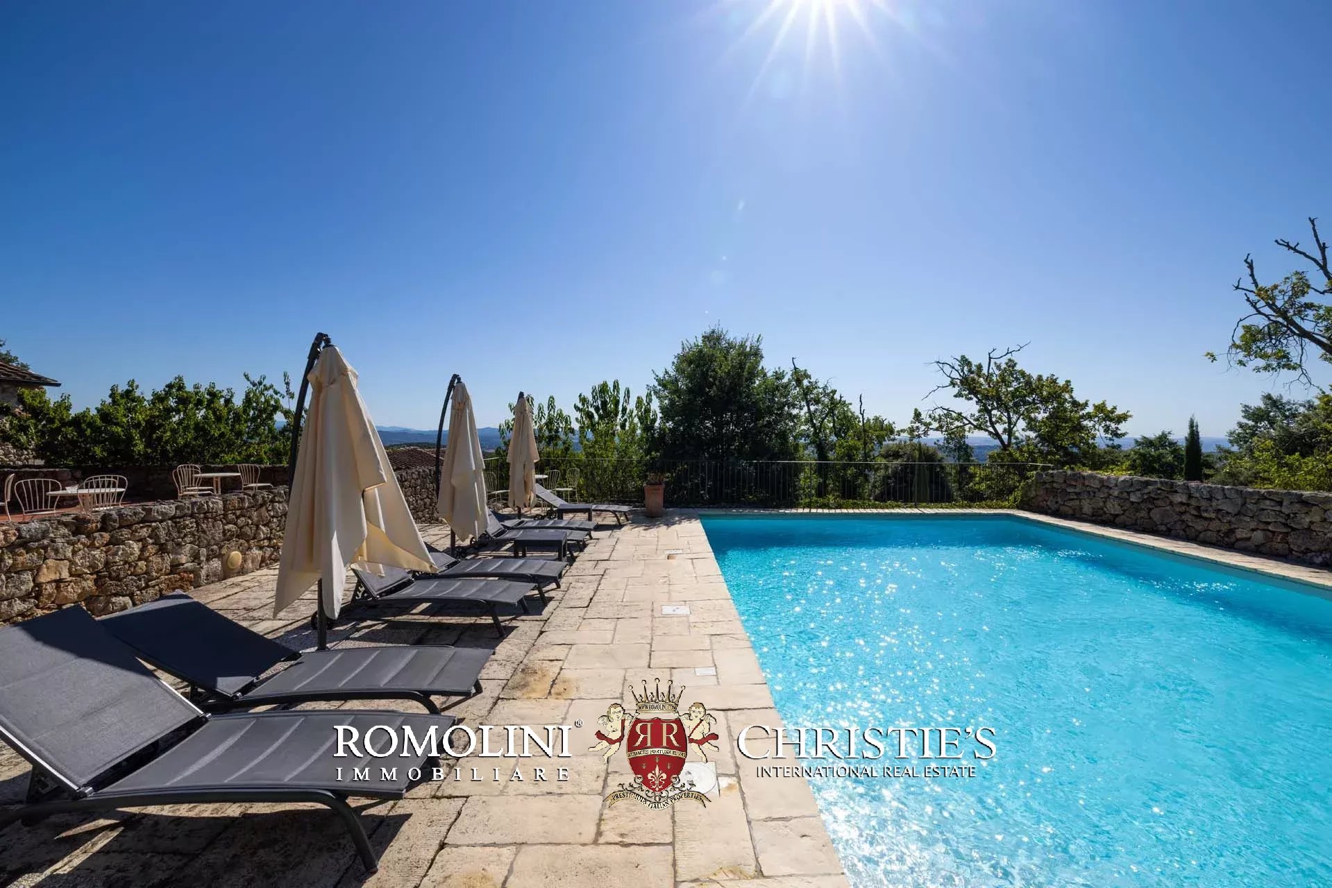14 Bedroom Villa/Townhouse's Image 16