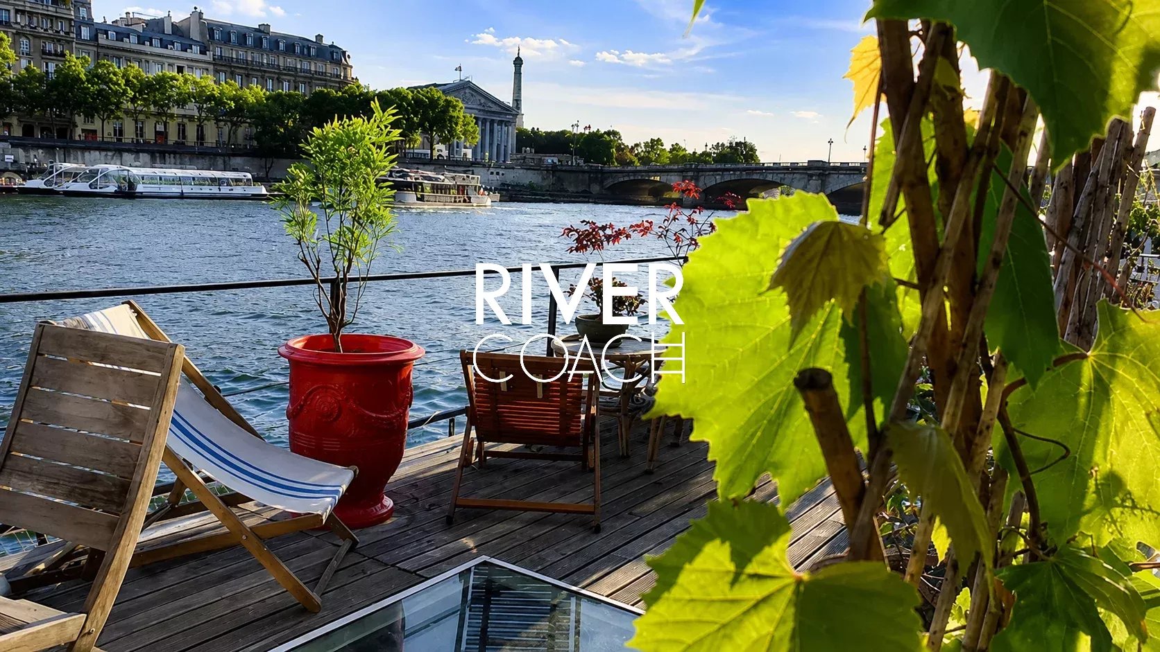 Péniche à vendre avec terrasse et vue panoramique sur les monuments de Paris – Tuileries - Concorde, Paris 8ème arrondissement.