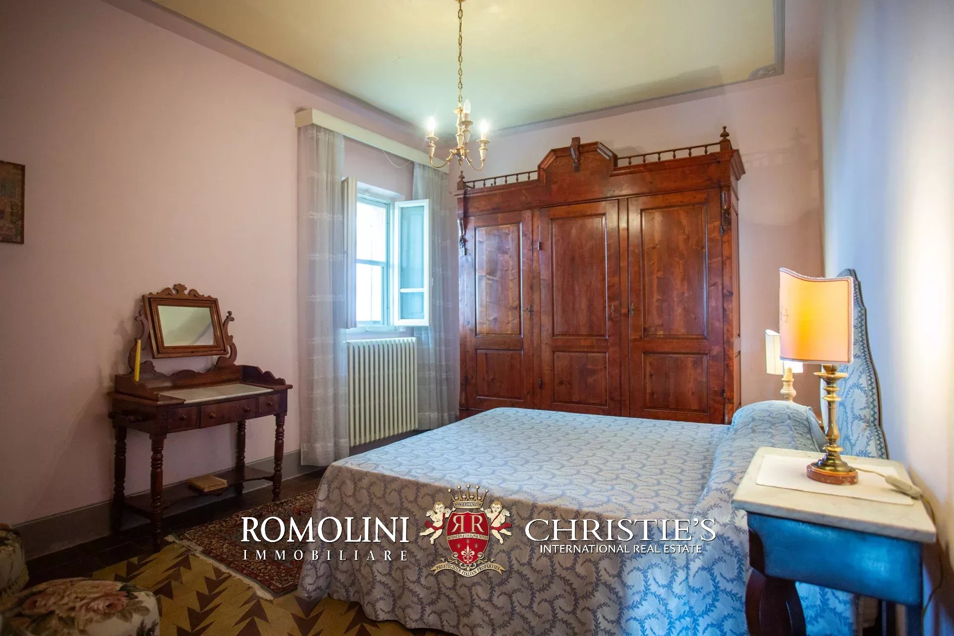7 Bedroom Villa/Townhouse's Image 33
