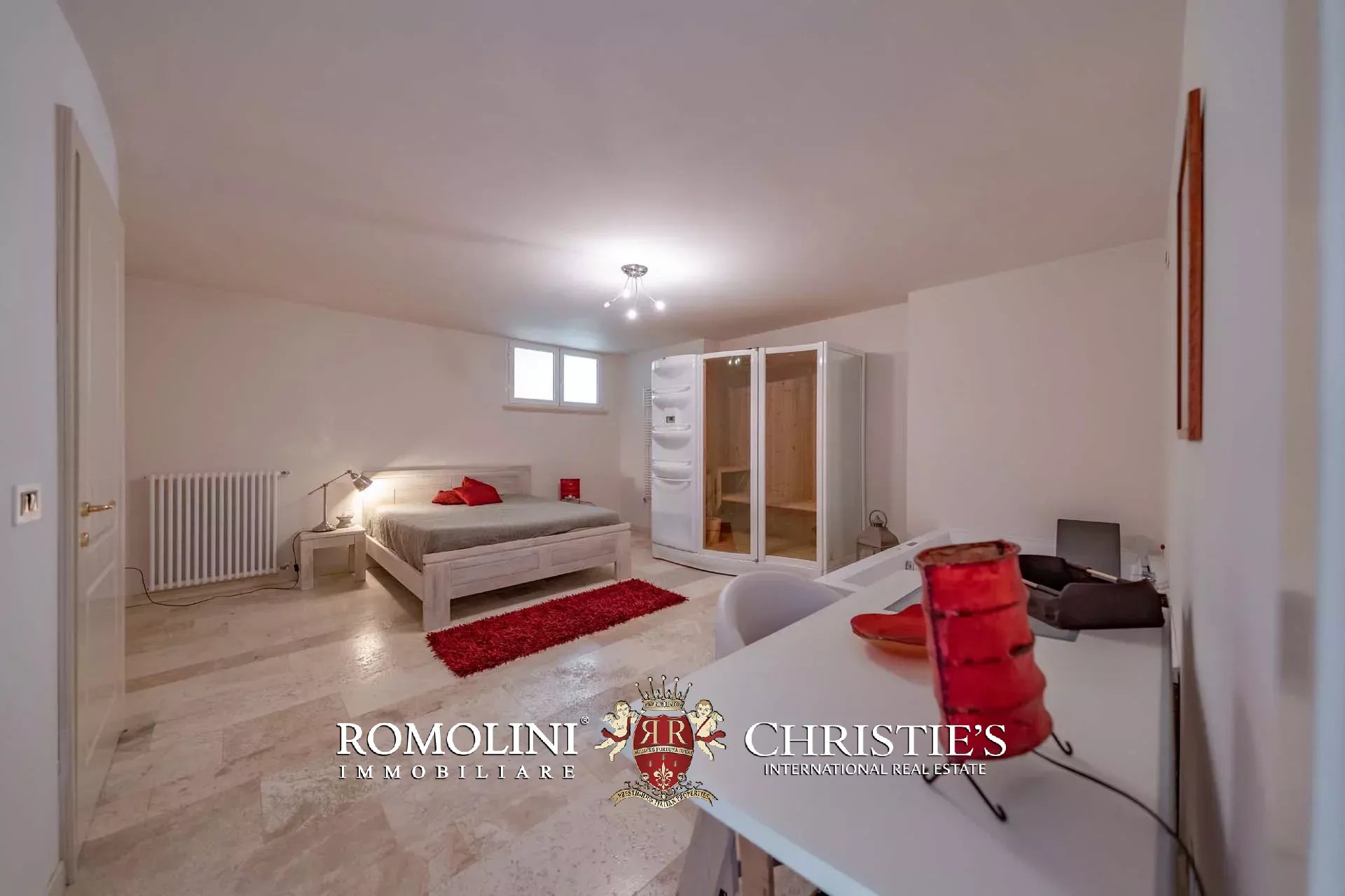 10 Bedroom Villa/Townhouse's Image 59