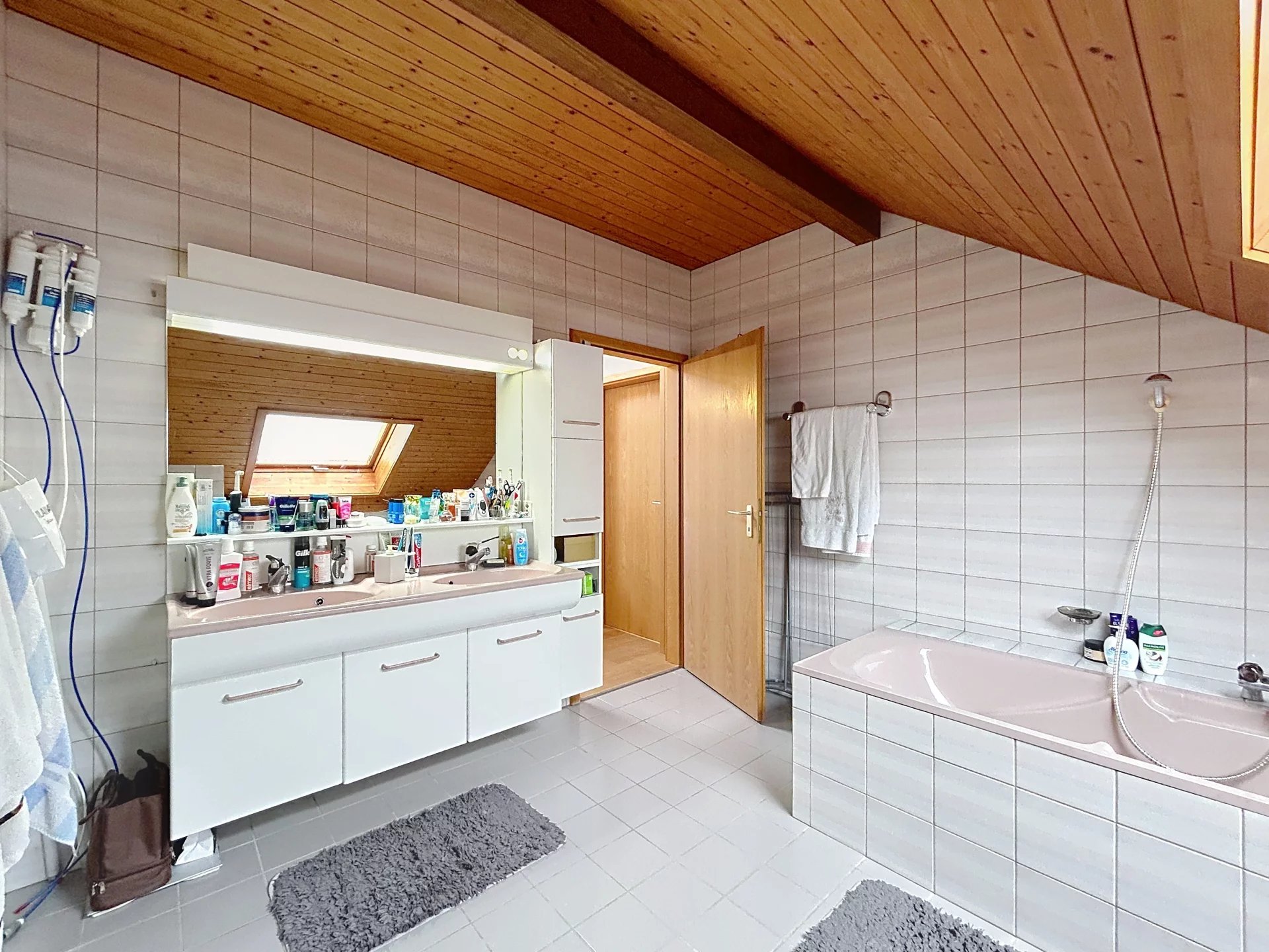 Maison lumineuse avec vue lac et alpes