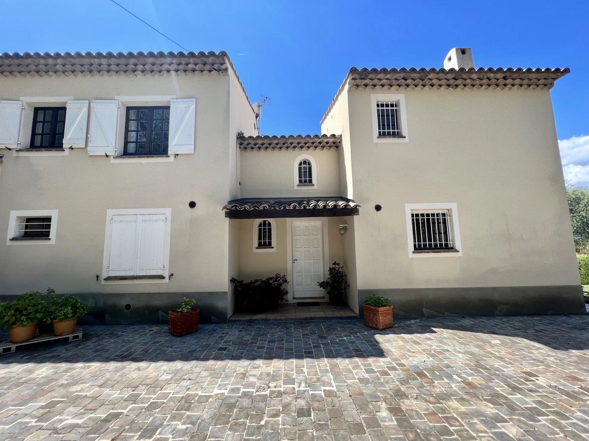 CAGNES Villa provenzale 7 vani 190m² su 1500m² di giardino