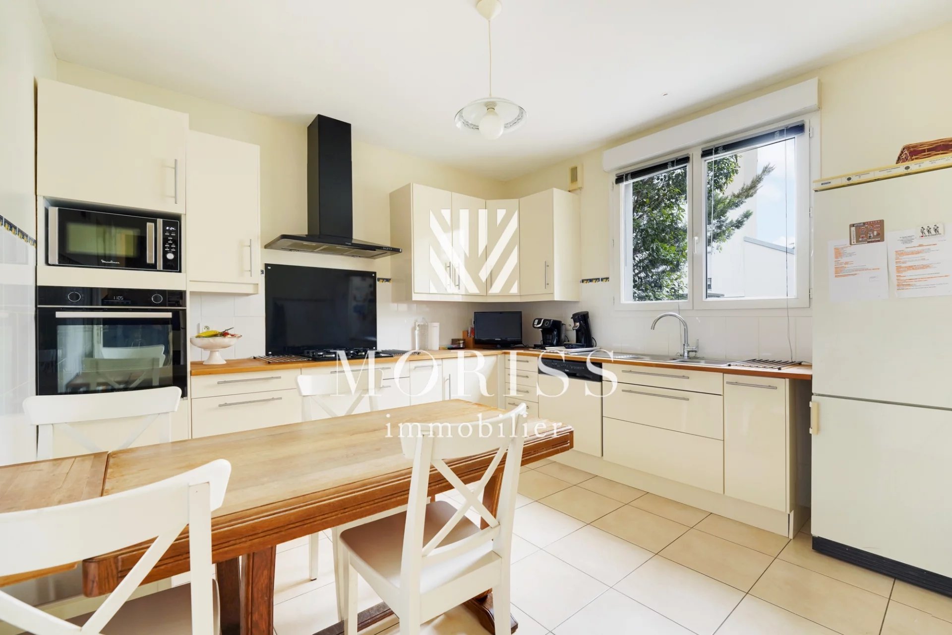 Maison de 8 pièces de 220m² - Image Array