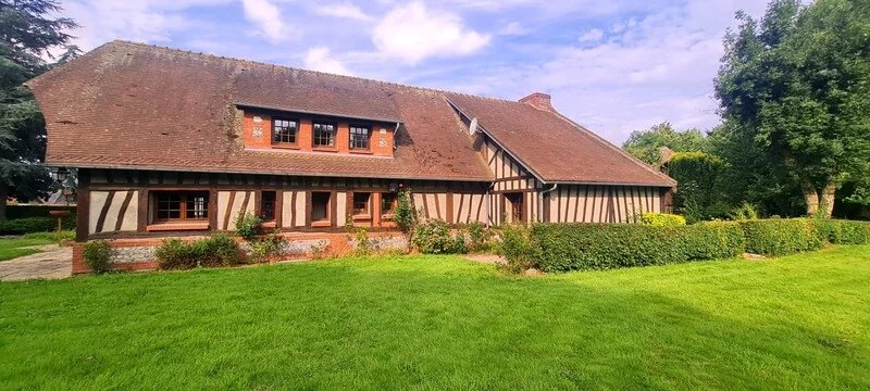 Maison de pays sur 3000m² de terrain env.