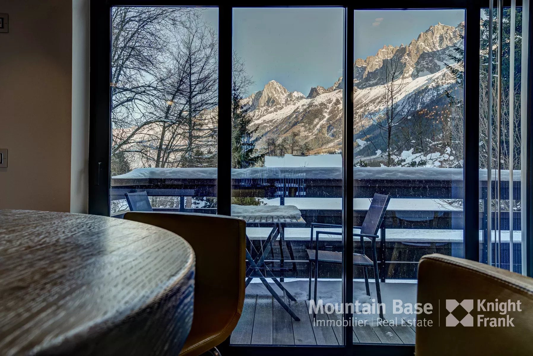 Photo of Beautifully designed, contemporary 4/5 bedroom chalet in a quiet area of Les Houches