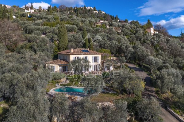 Elegant villa in a dominant position with sea views and olive grove — photo 7