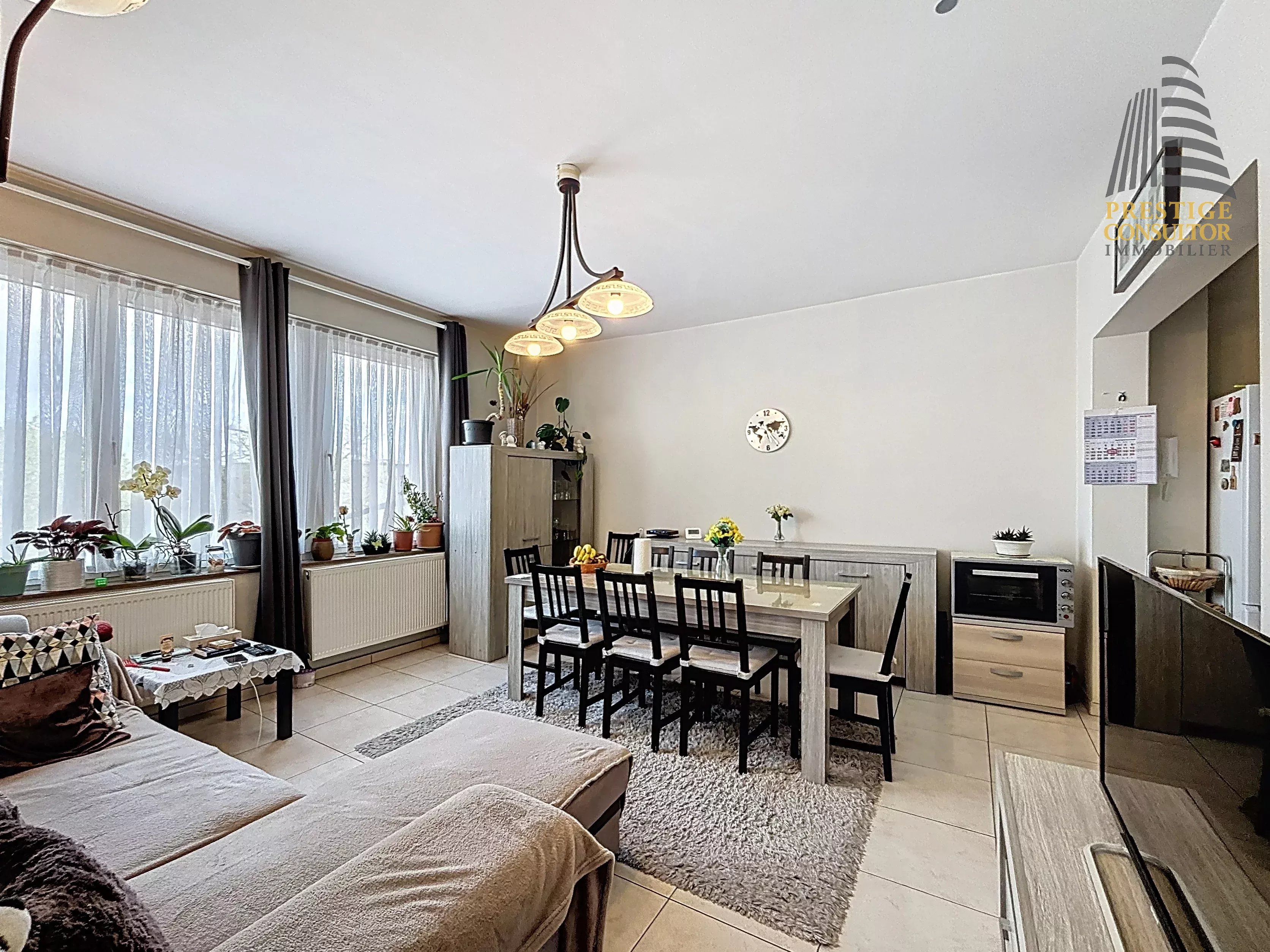 BEL APPARTEMENT DEUX CHAMBRES !!