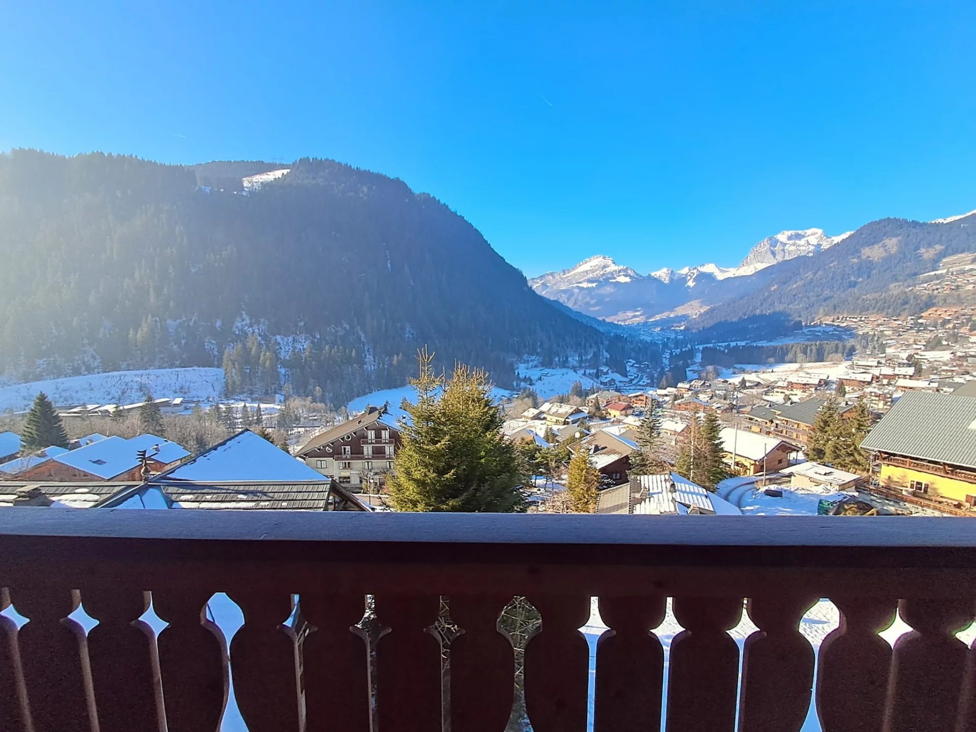 MAGNIFIQUE 4 PIECES CENTRE CHATEL