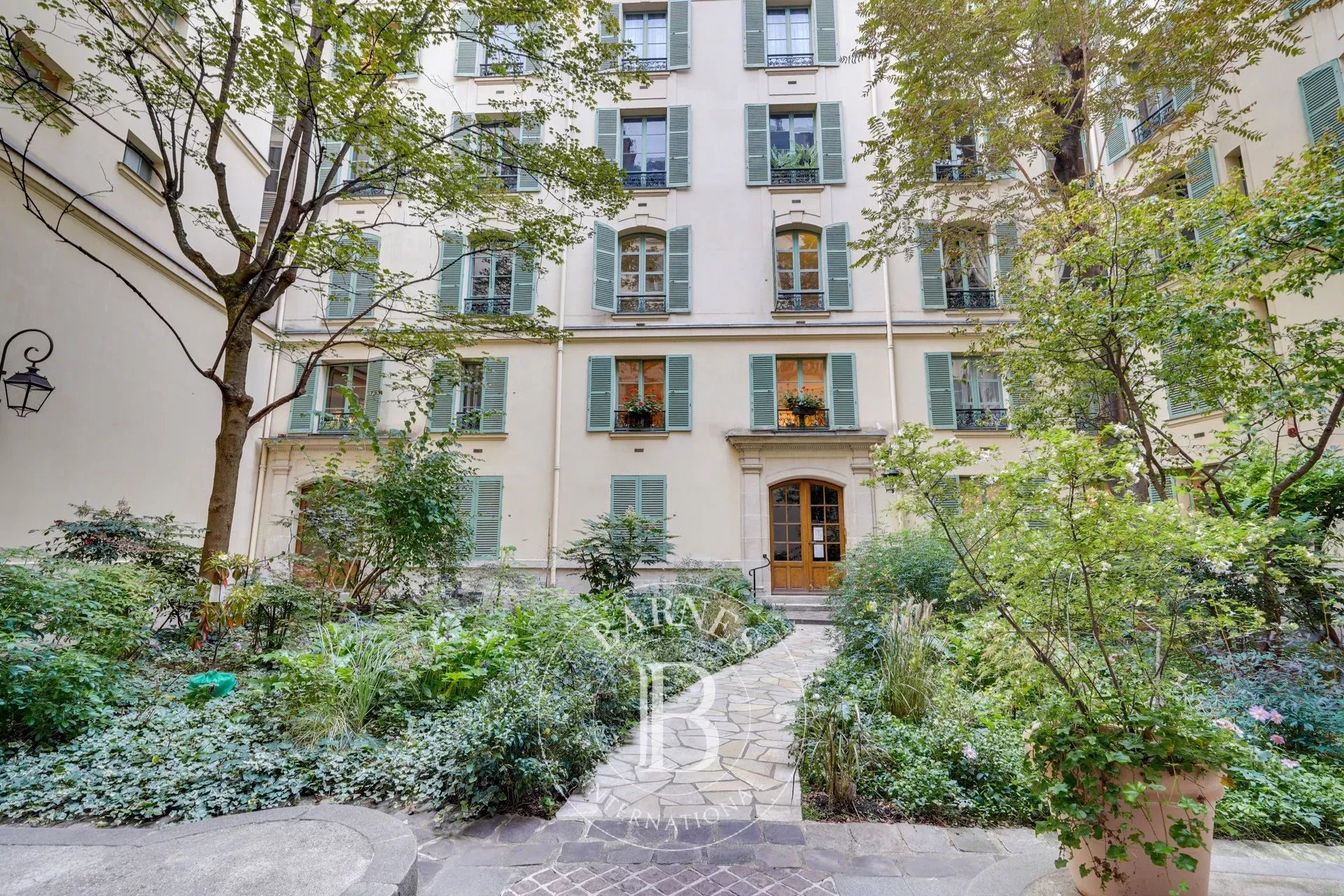 Paris 6 - Cherche-Midi - sole agent - top floor workshop - 3 bedrooms - picture 12
