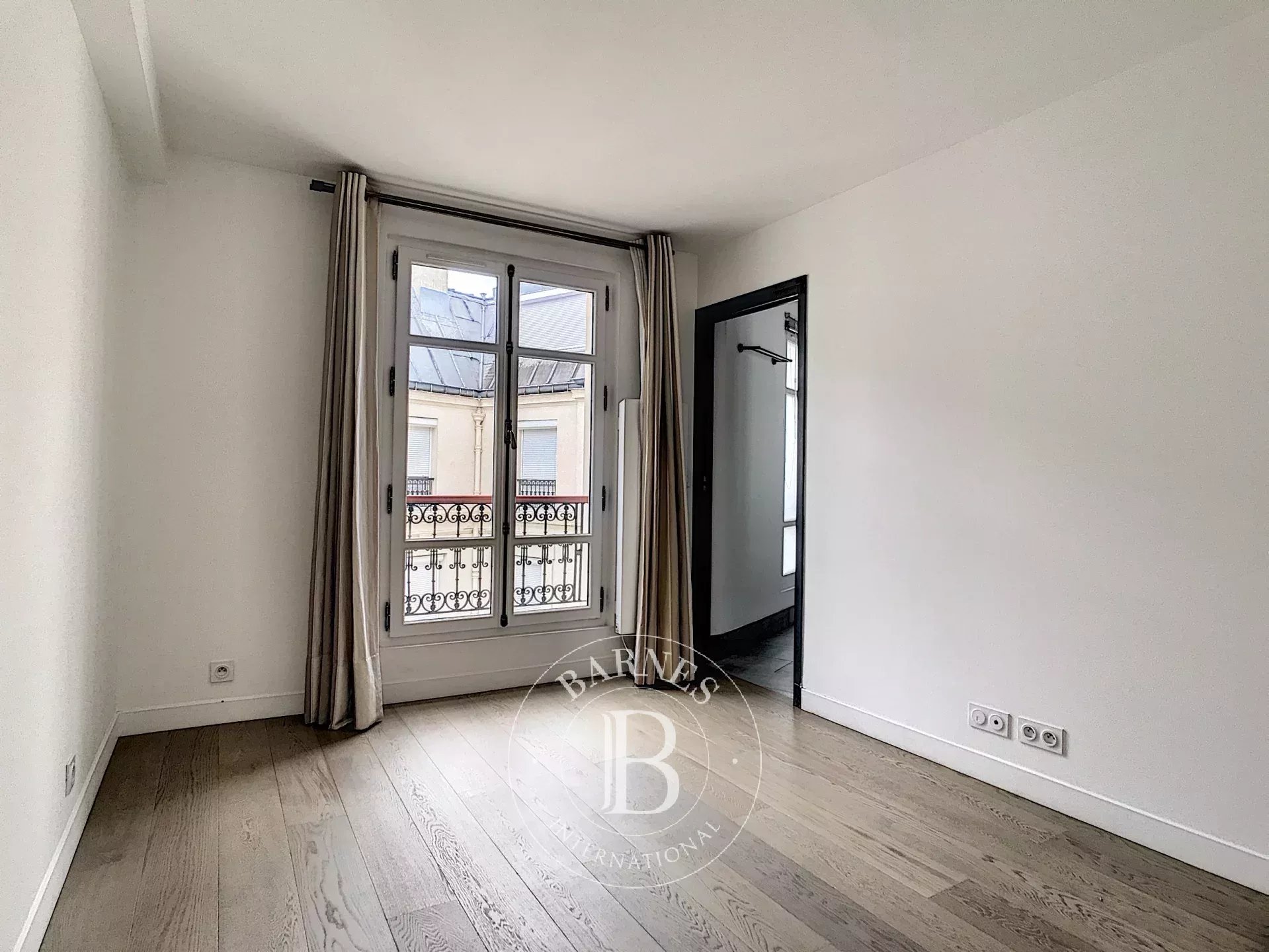 Daire Paris 16ème - picture 16