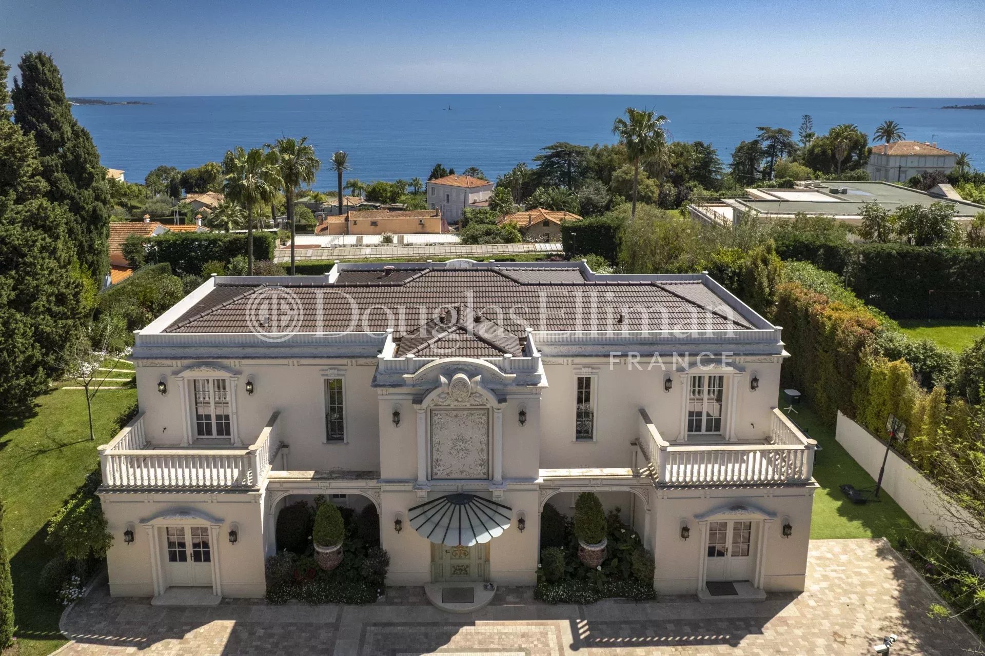 SUPER CANNES – Splendide villa avec vue mer panoramique - Image nᵒ2