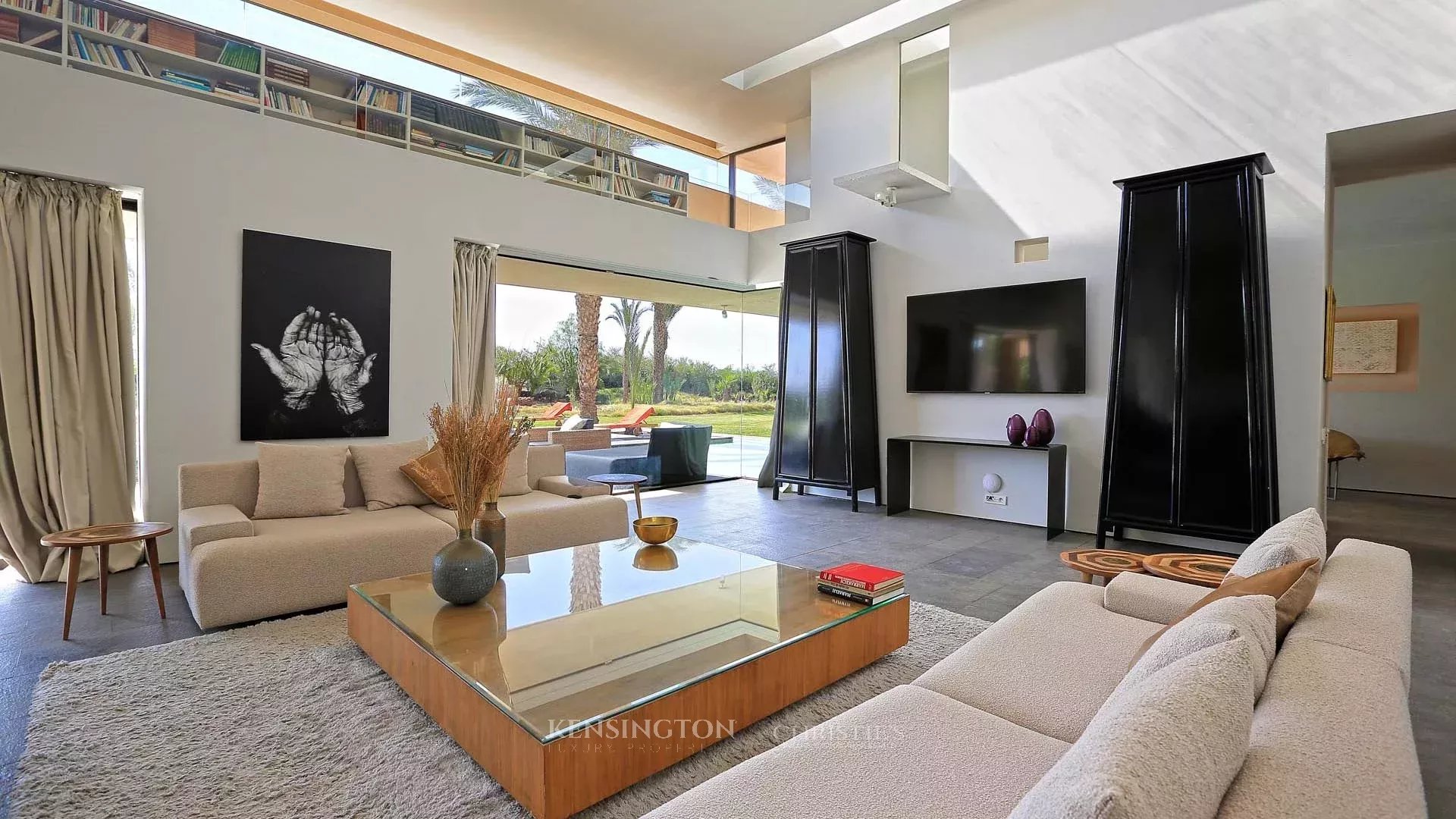 6 Bedroom Villa/Townhouse's Image 3