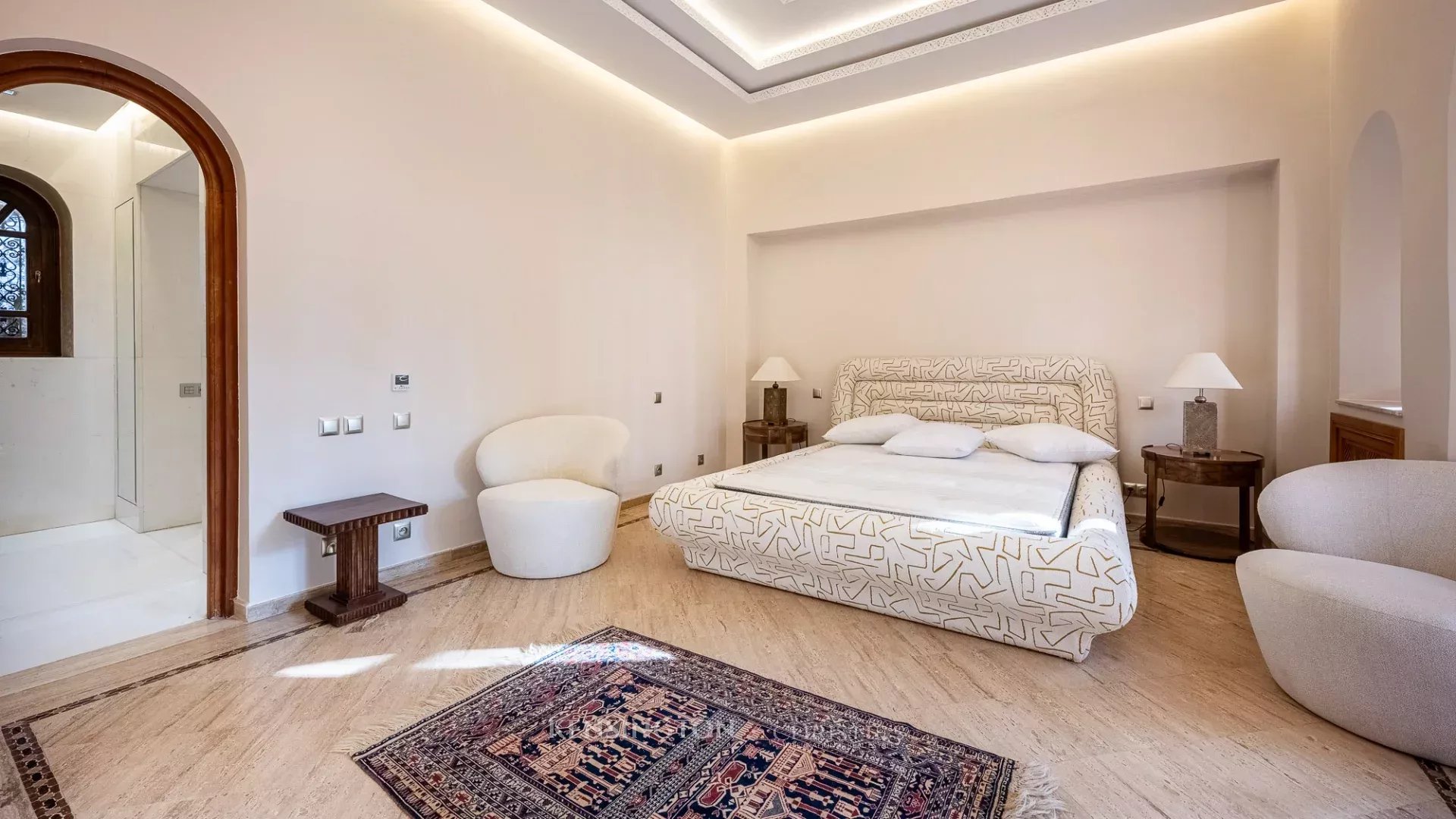 6 Bedroom Villa/Townhouse's Image 37