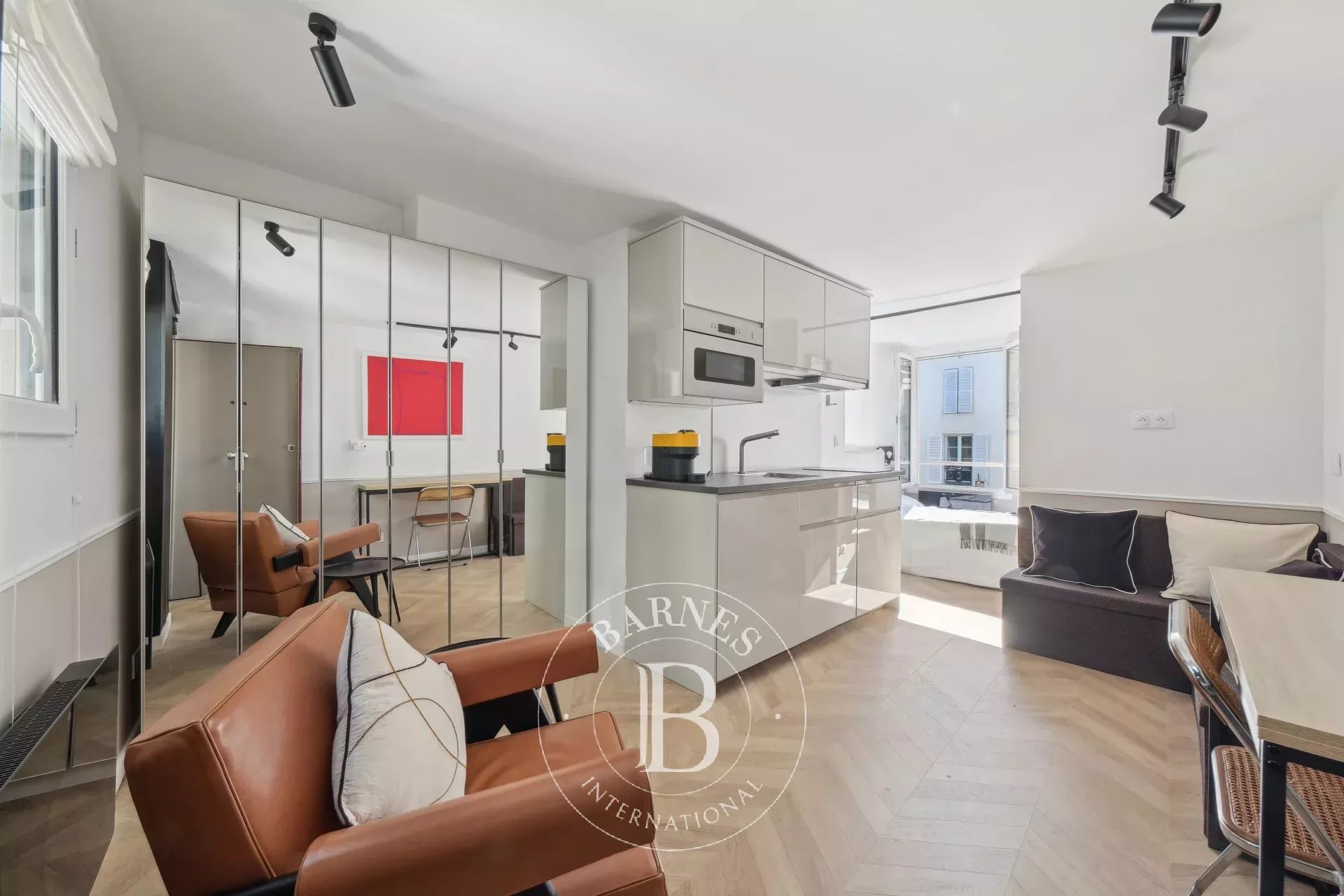 Paris 6 - Saint-Sulpice - Fully renovated studio apartment on an upper floor - Quiet and bright