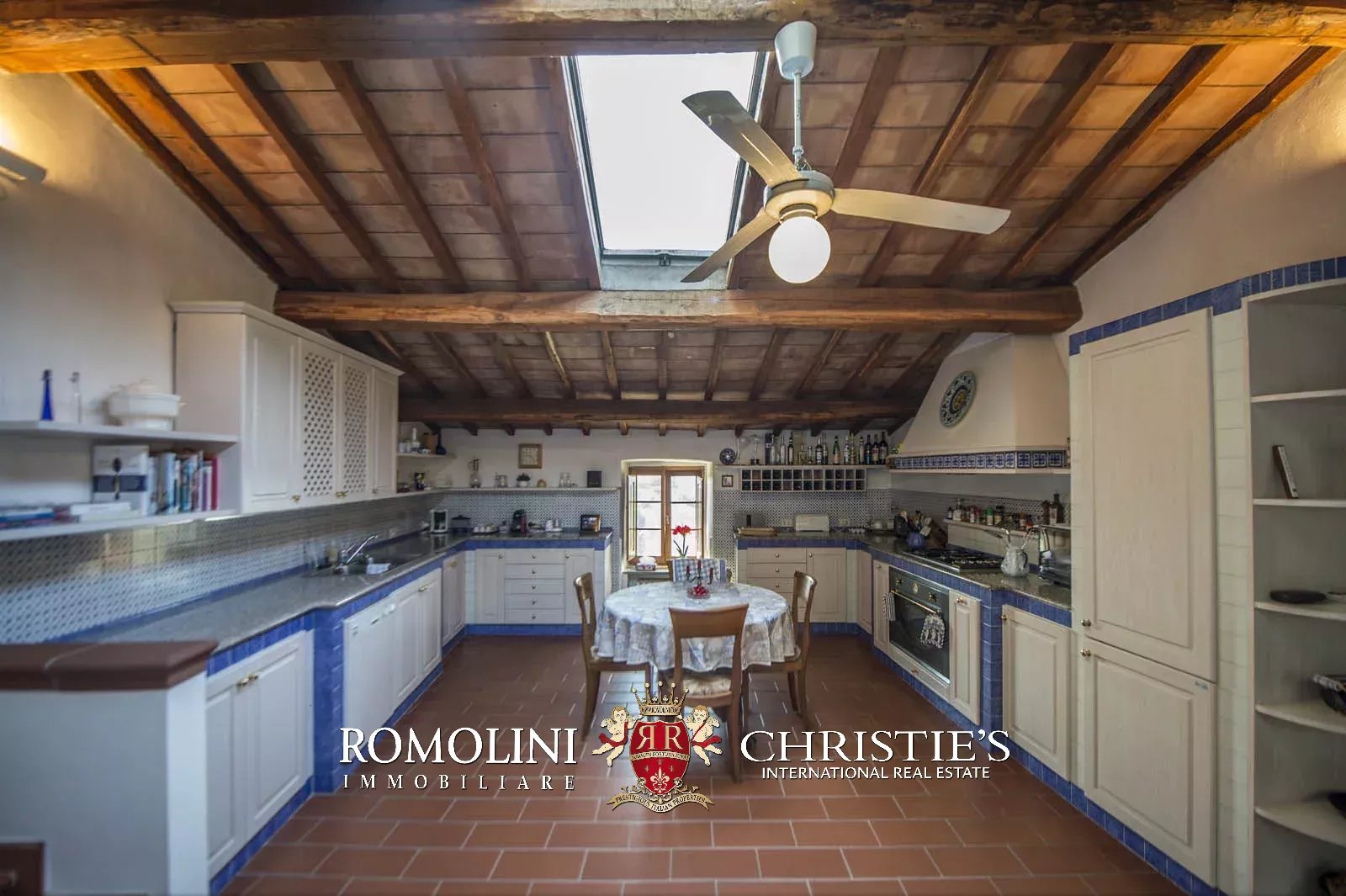 20 Bedroom Vineyard's Image 43