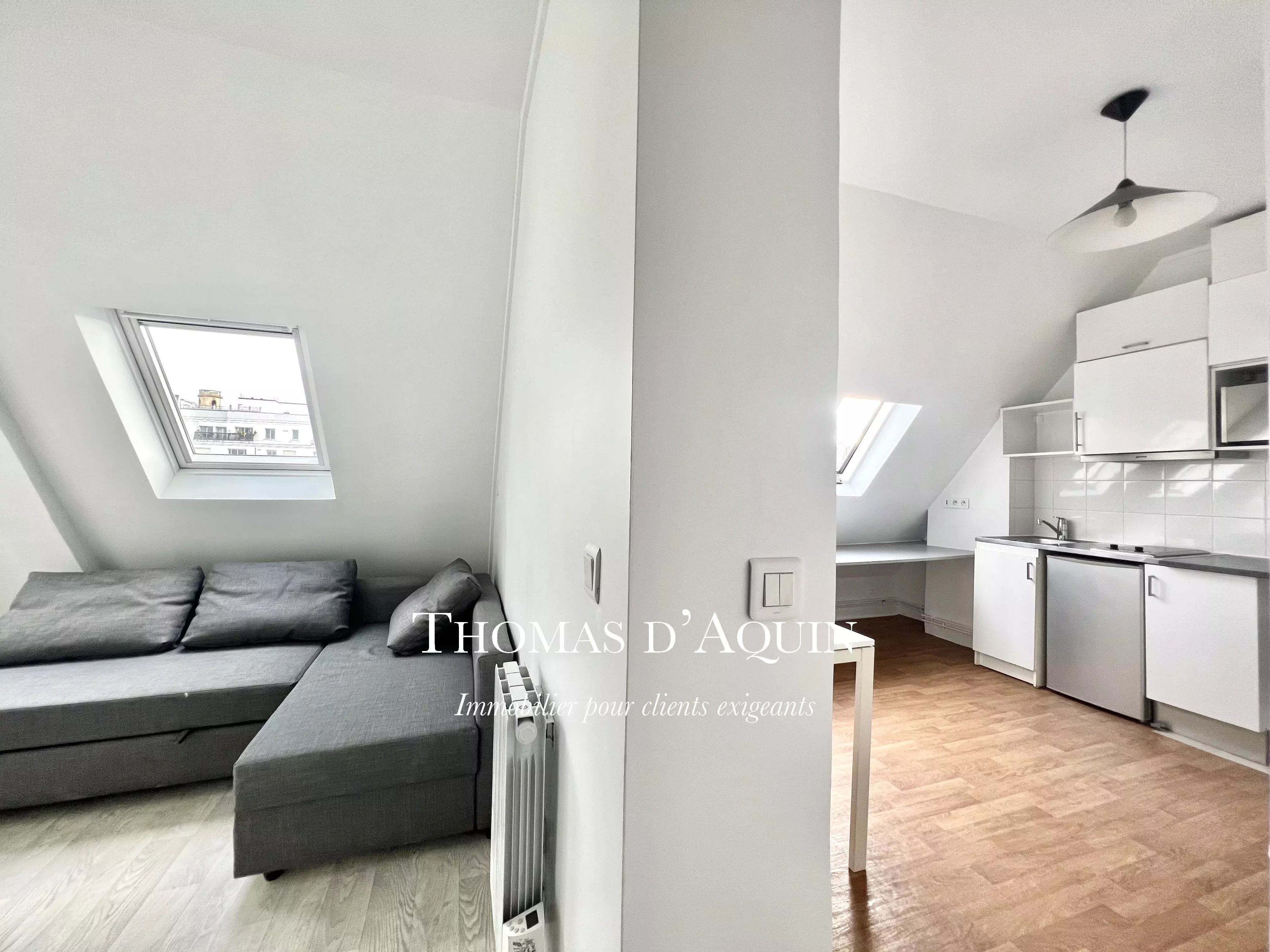 Porche d’immeuble au 4 rue du Cherche Midi ou Thomas d'Aquin Immobilier a réalisé une vente d'appartement