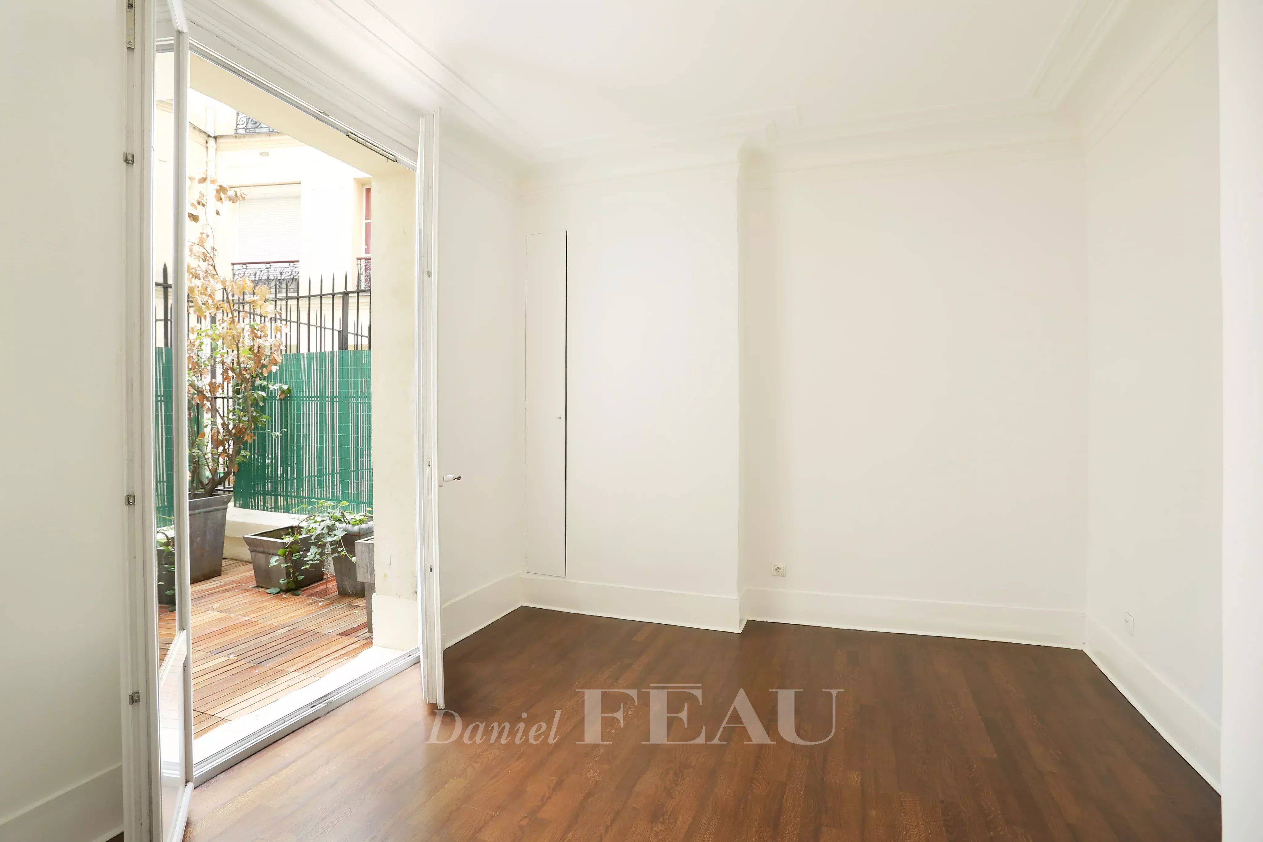 Chambre 2, accès à une terrasse privative
