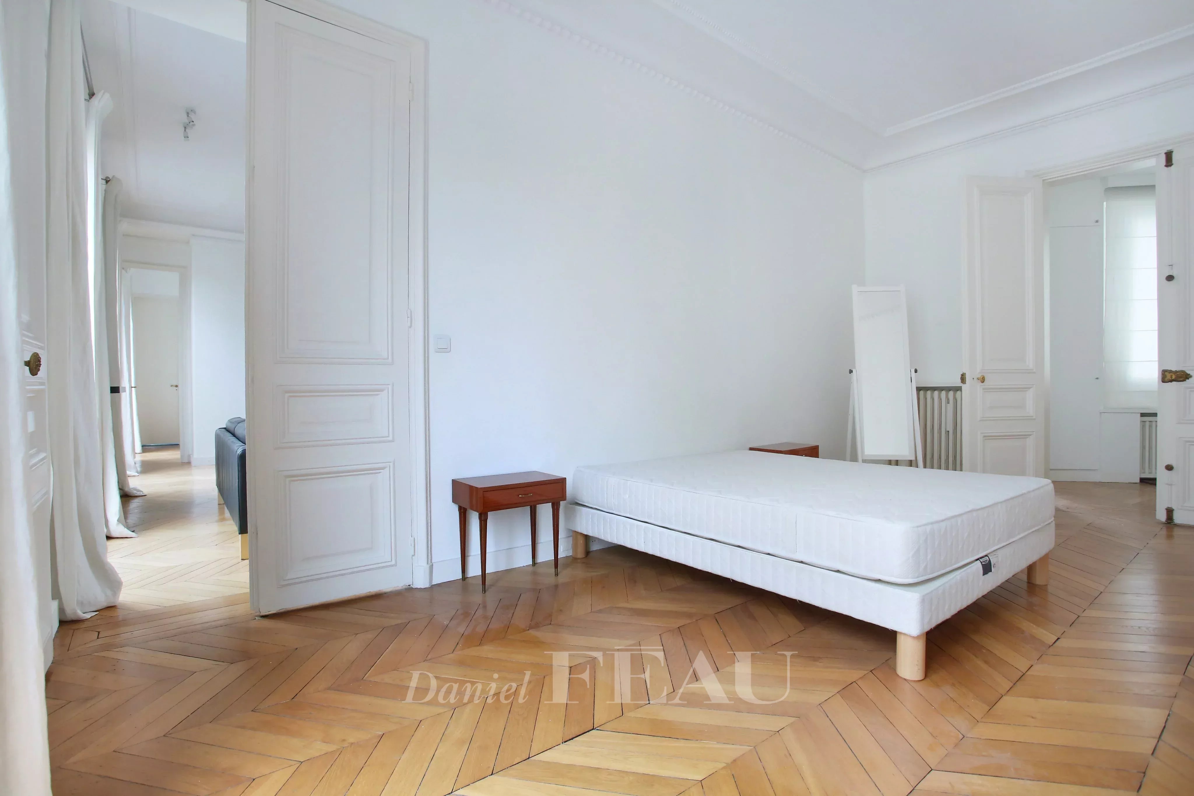 Location Appartement Paris 8ème