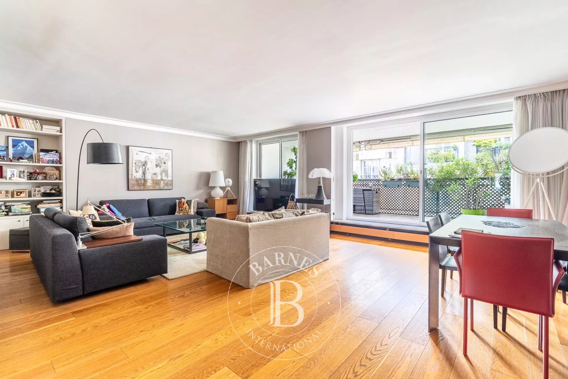 Exclusive listing Paris 16 - Muette - Apartment with balconies/terraces - 3 bedrooms - upper floor