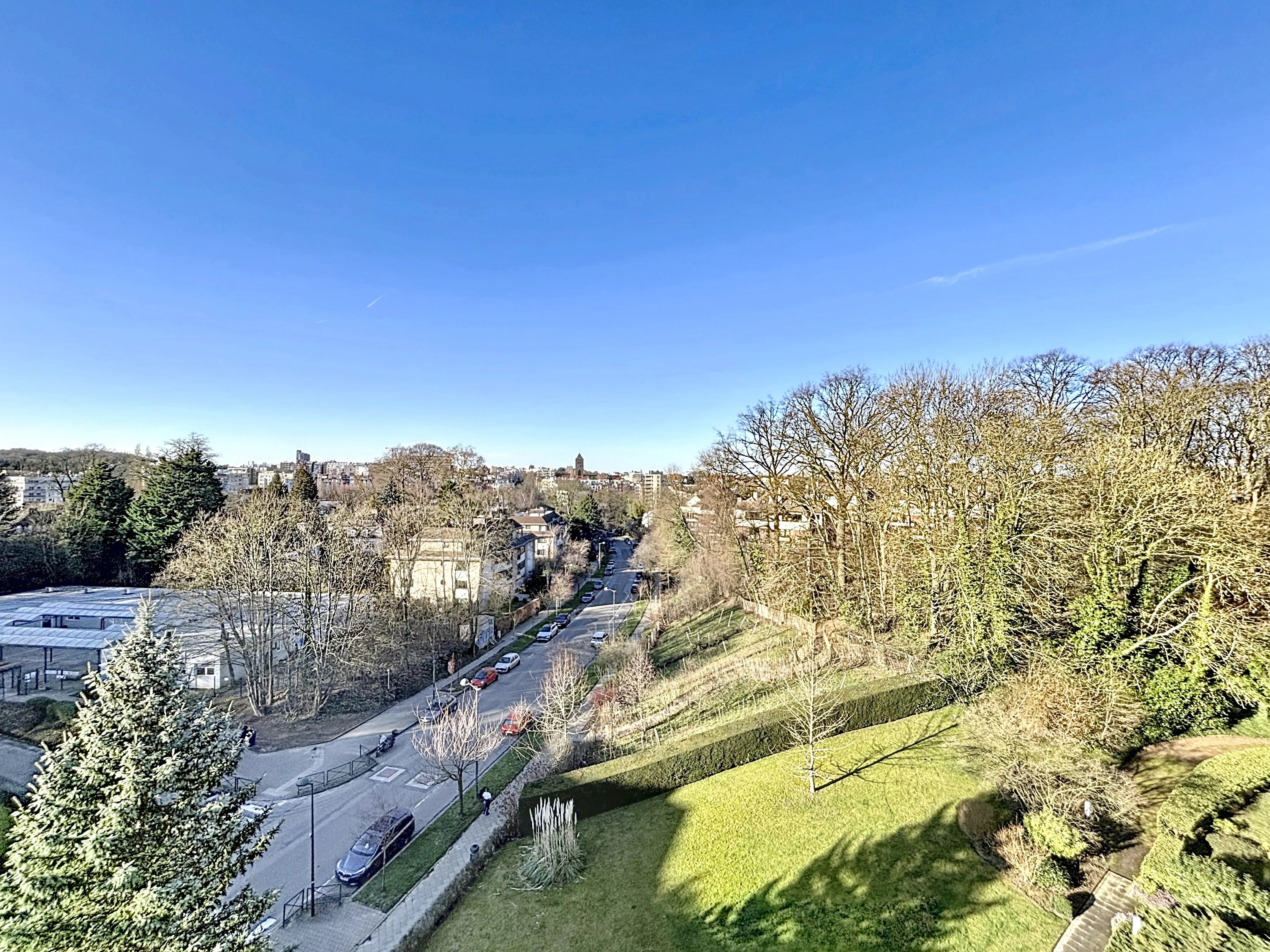 Appartement 3 chambres, terrasses, 2 garages
