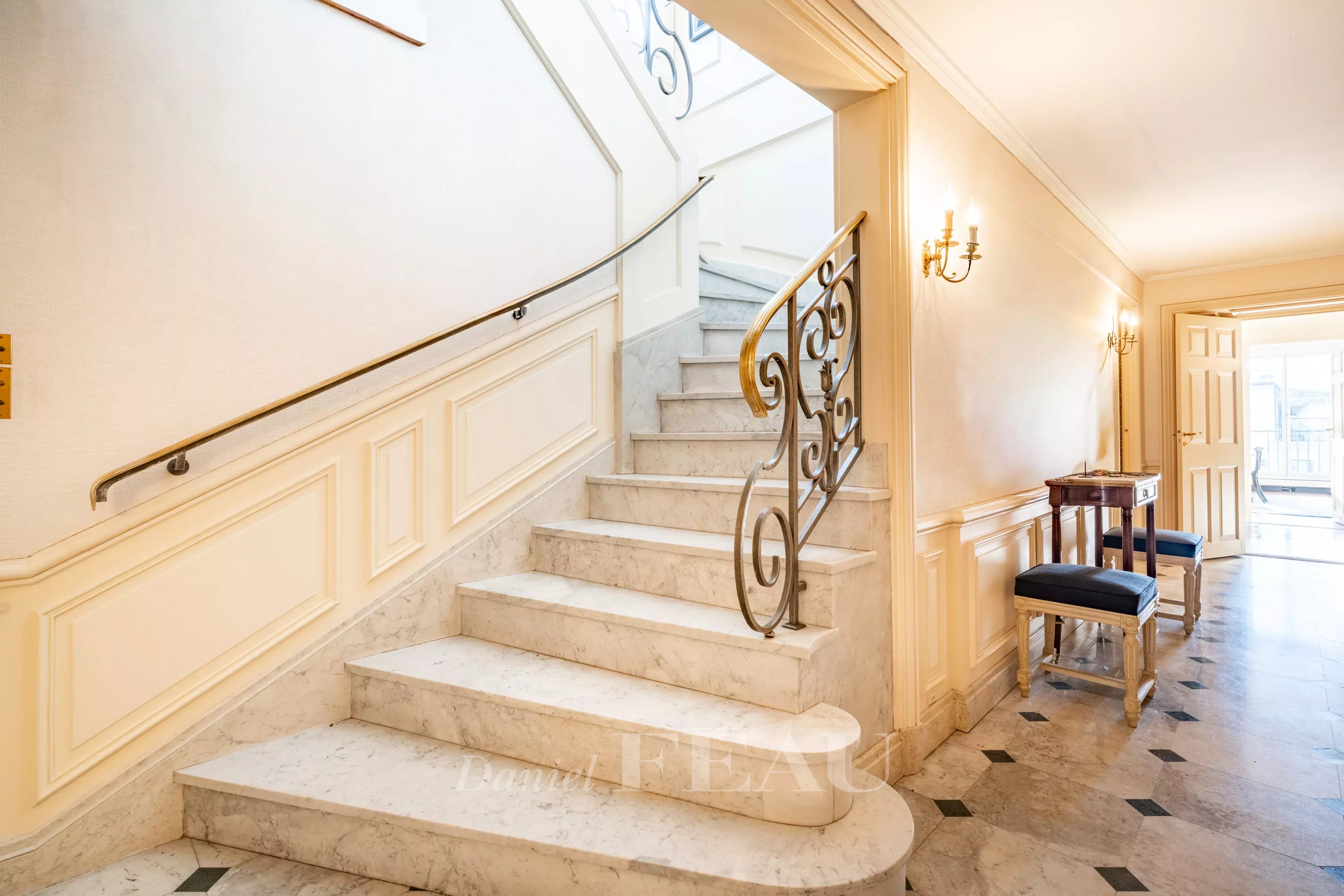 Neuilly – Triplex de prestige avec terrasse