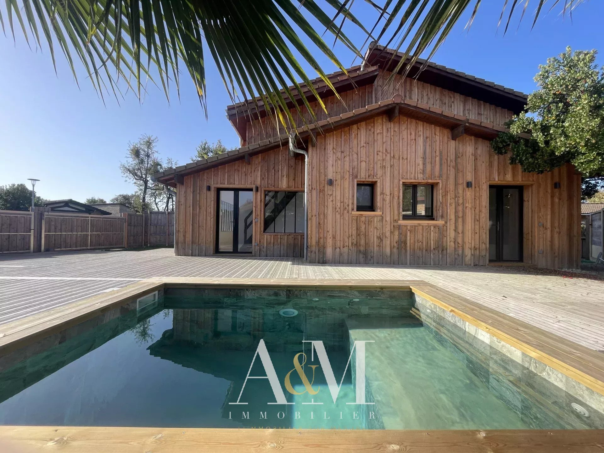 Maison de charme sur Ares avec piscine