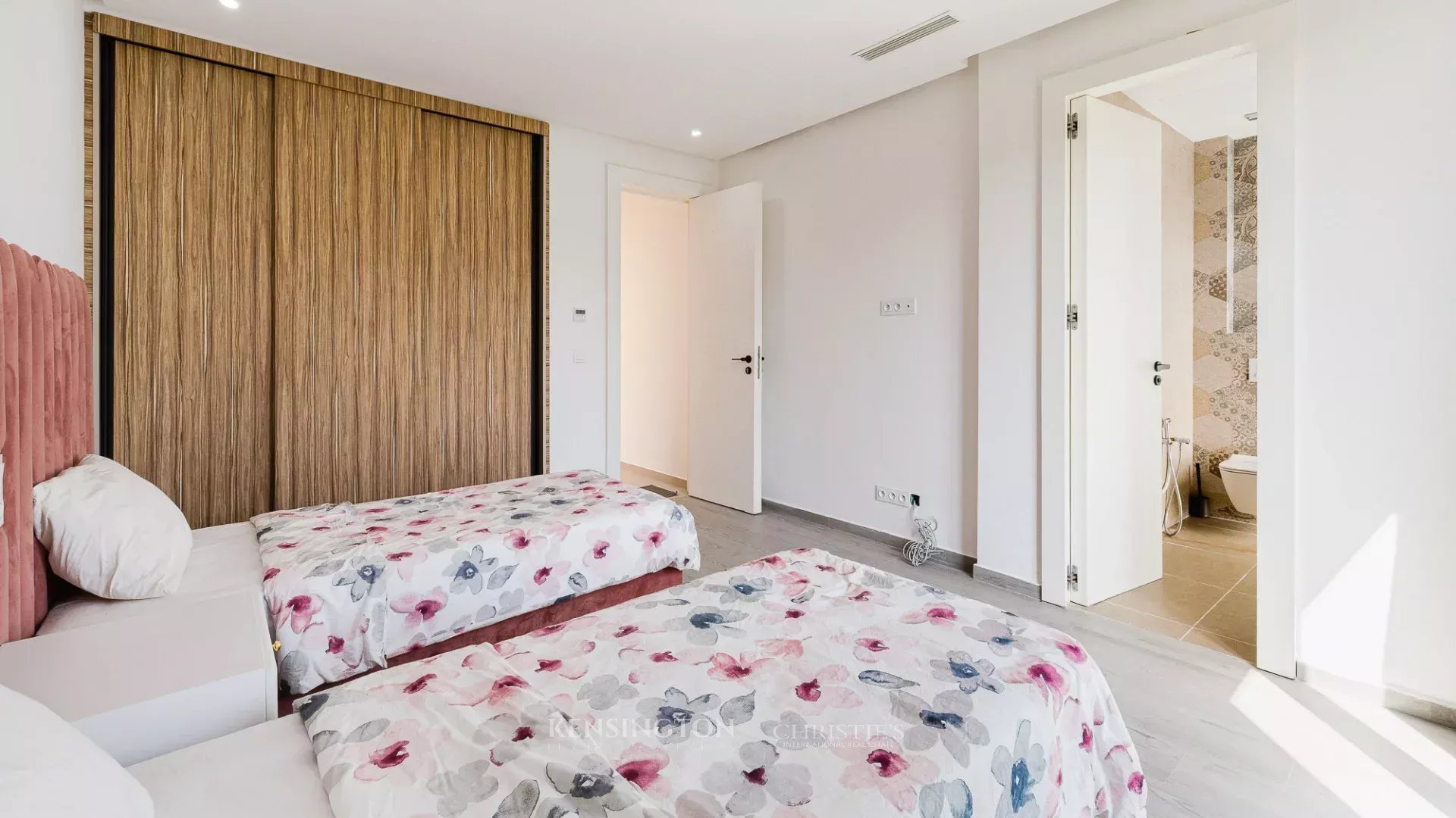 5 Bedroom Villa/Townhouse's Image 27