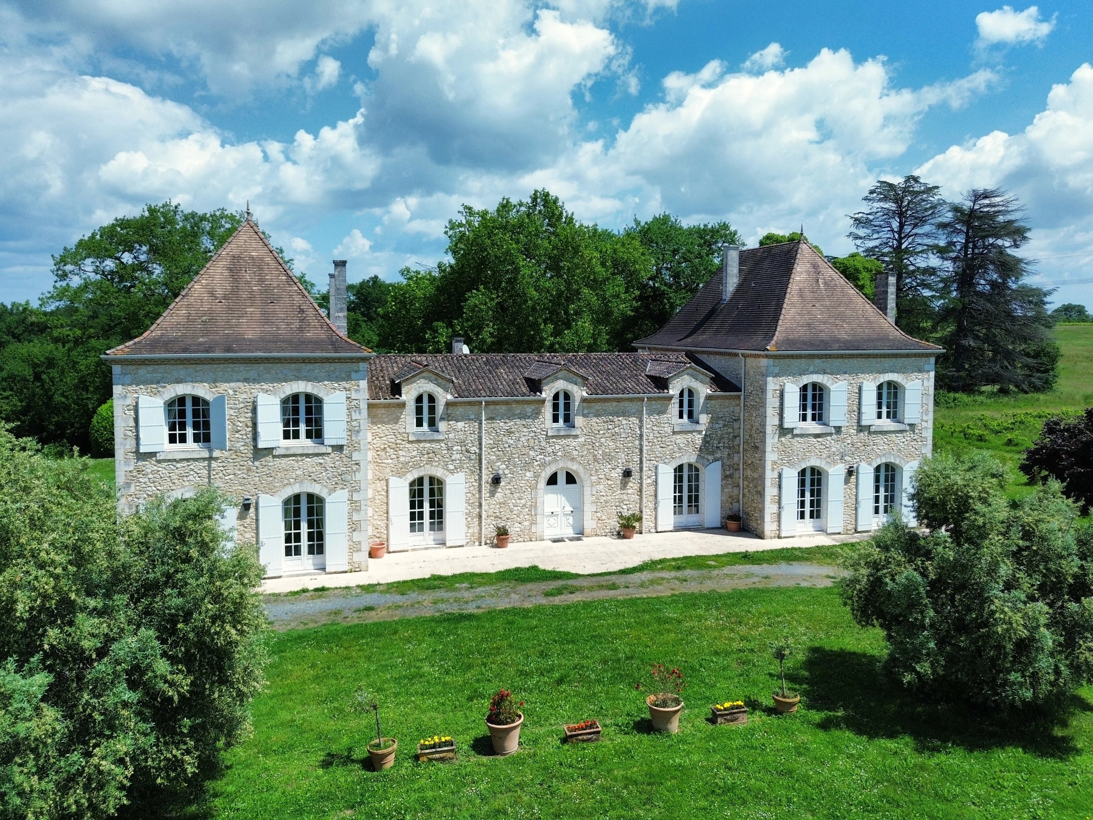Elegant Late-20th Century Château with Guest House and over 27 hectares of Land