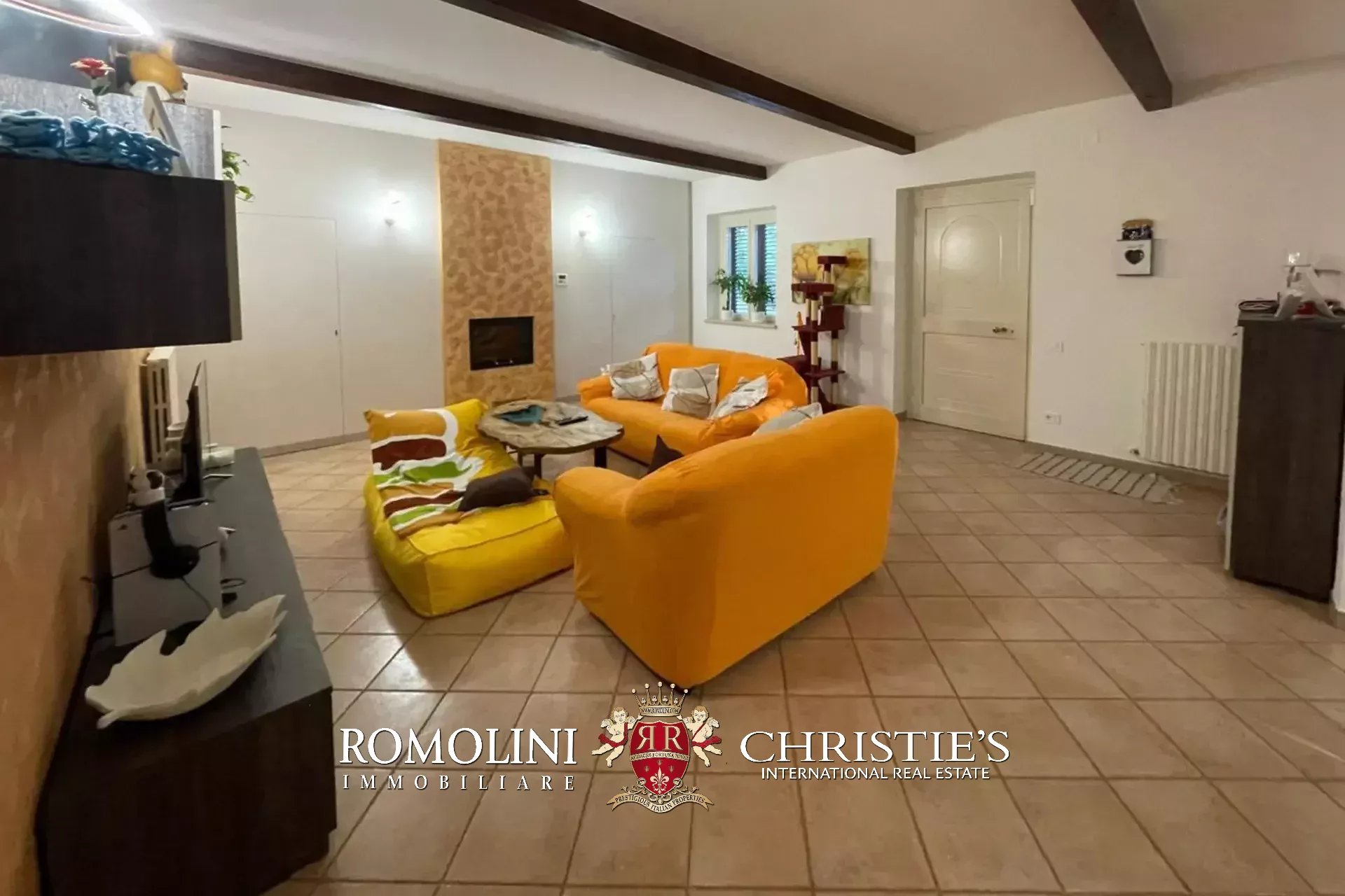 7 Bedroom Villa/Townhouse's Image 22