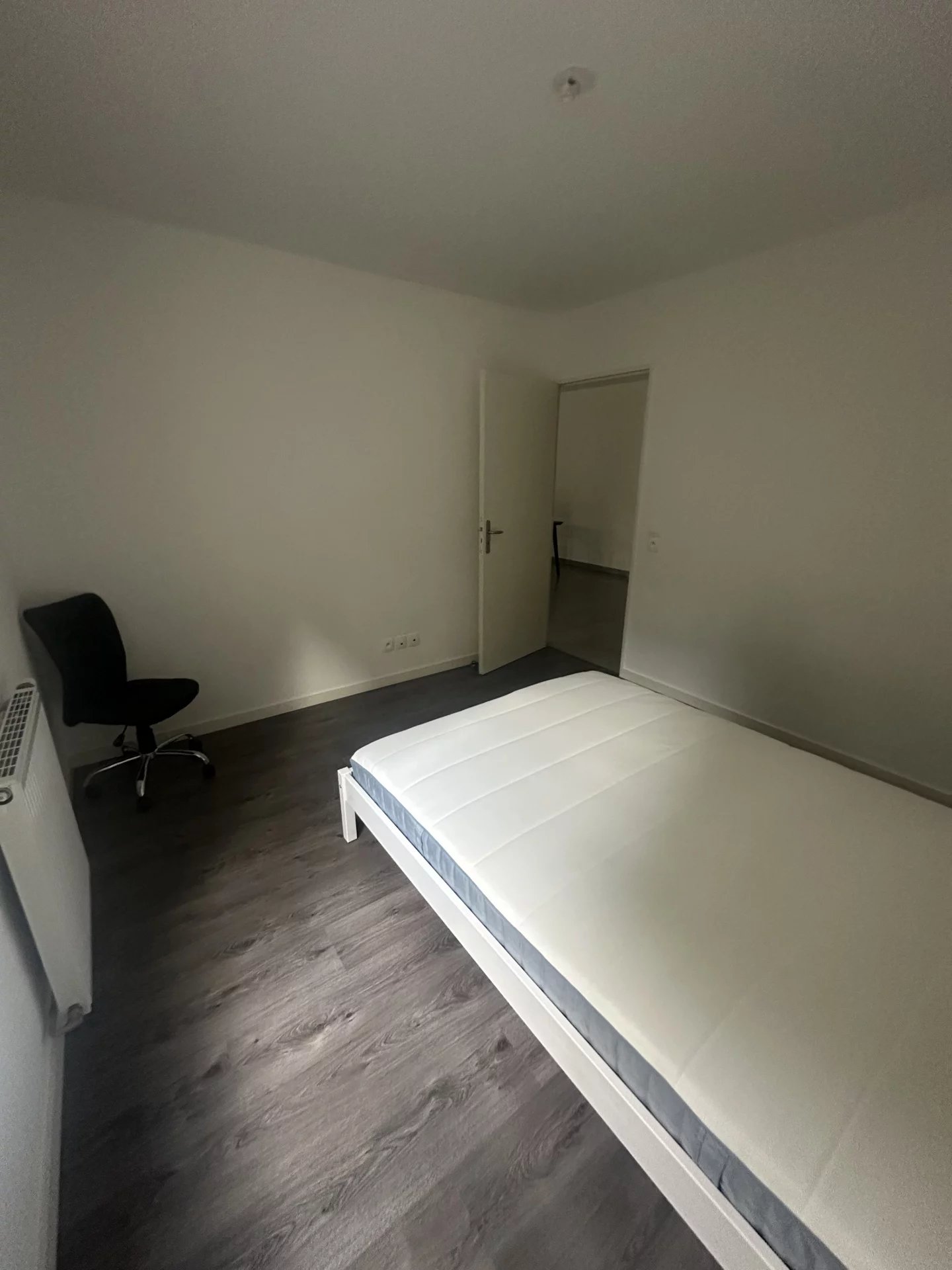 86198182 Location Frans