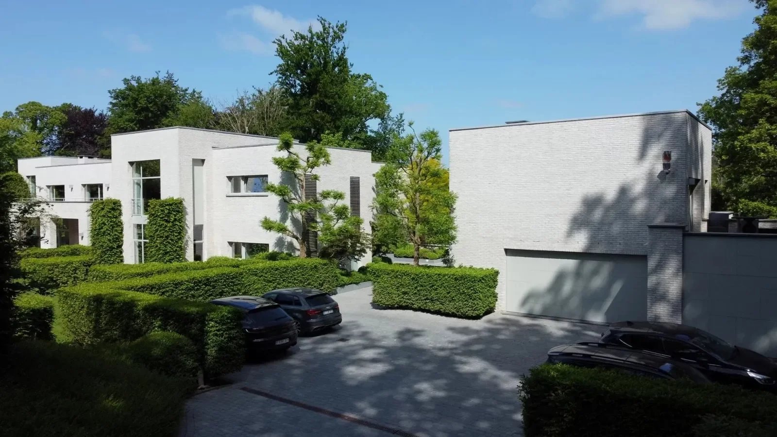 Bercuit – Propriété contemporaine avec piscine intérieure