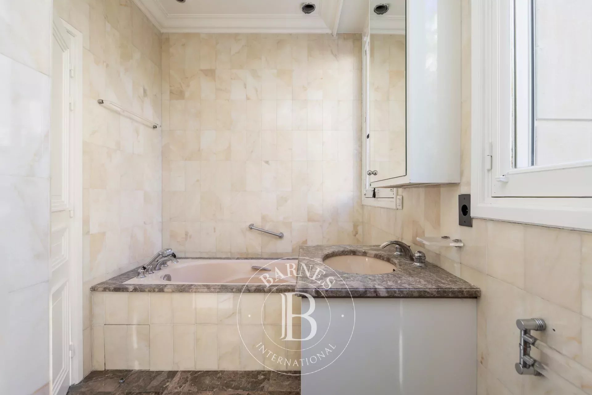 Konak Neuilly-sur-Seine - picture 19