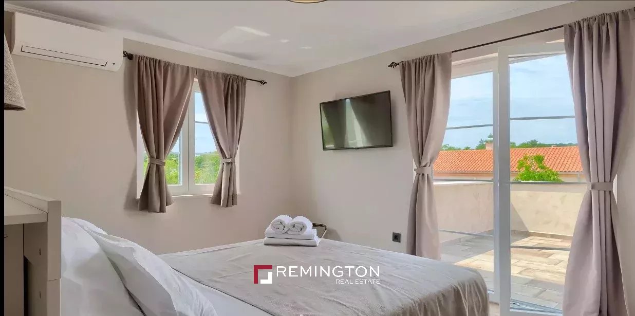4 Bedroom Villa/Townhouse's Image 7