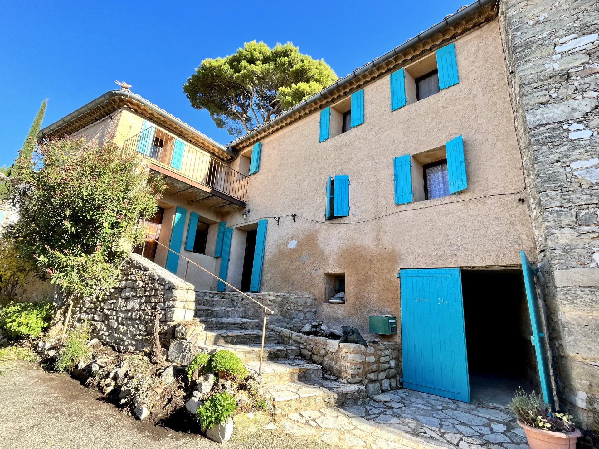 Maison de village de 135m² à rénover  entièrement sur Blauvac