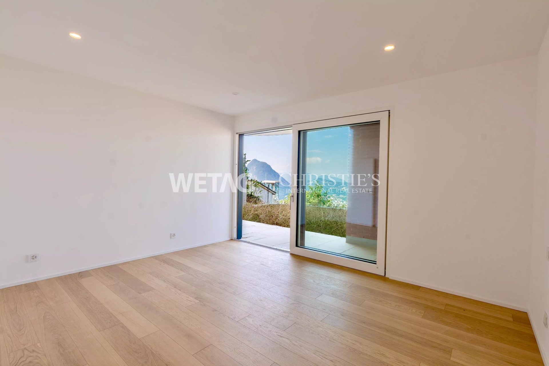 4 Bedroom Villa/Townhouse's Image 4