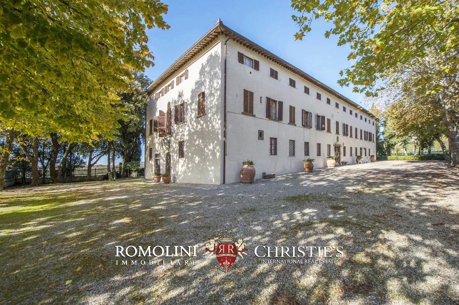 LUXURY HISTORICAL VILLA FOR SALE IN RADDA IN CHIANTI, TUSCANY