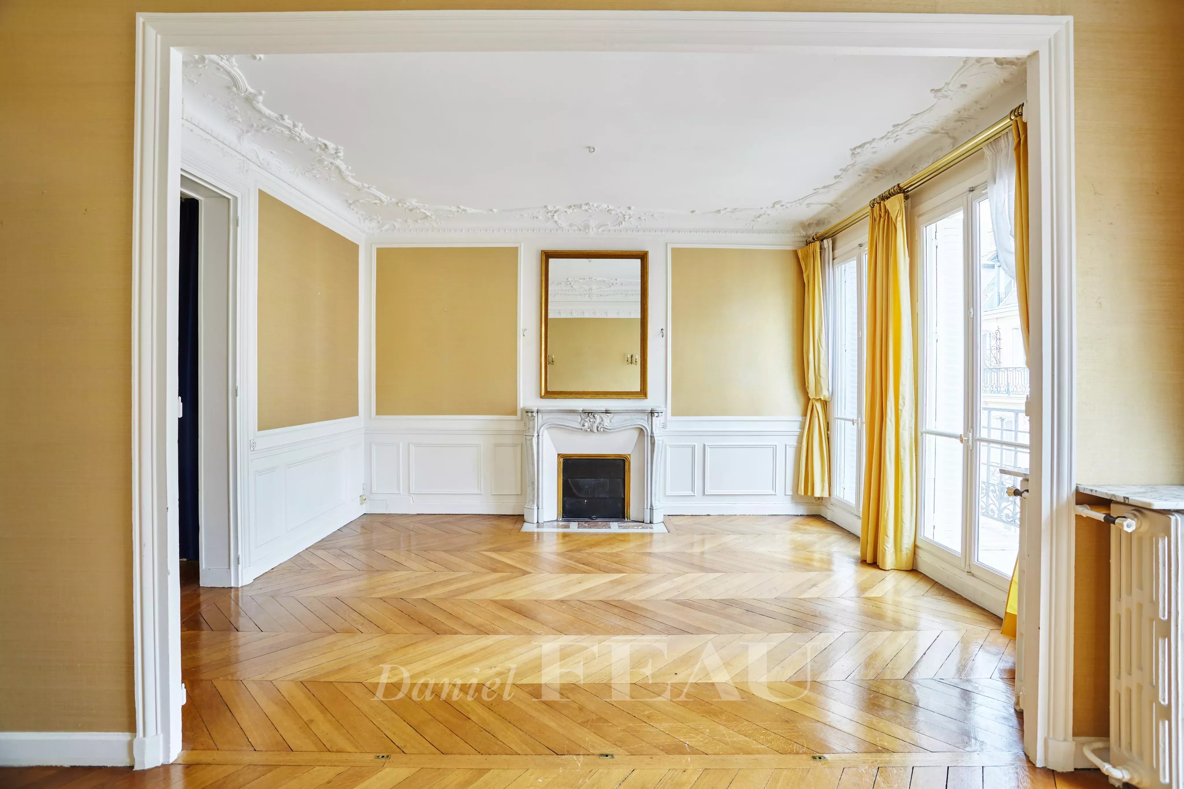 Sale Apartment Paris 17th